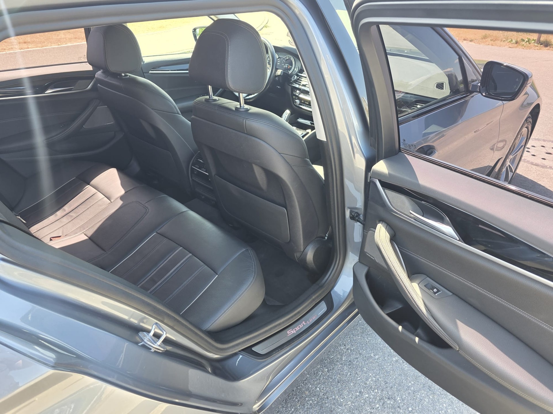 BMW 520d xDrive Touring Sport Line Steptronic-image-11