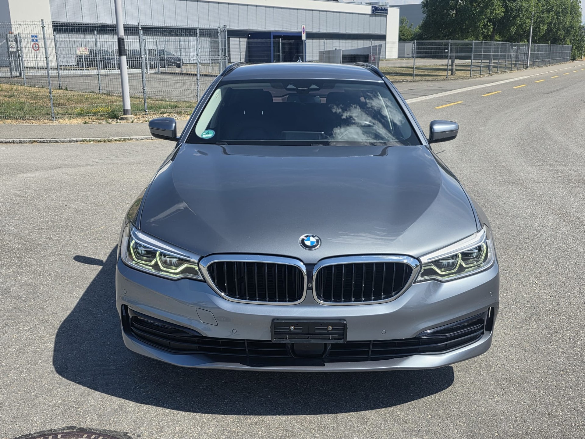 BMW 520d xDrive Touring Sport Line Steptronic-image-6