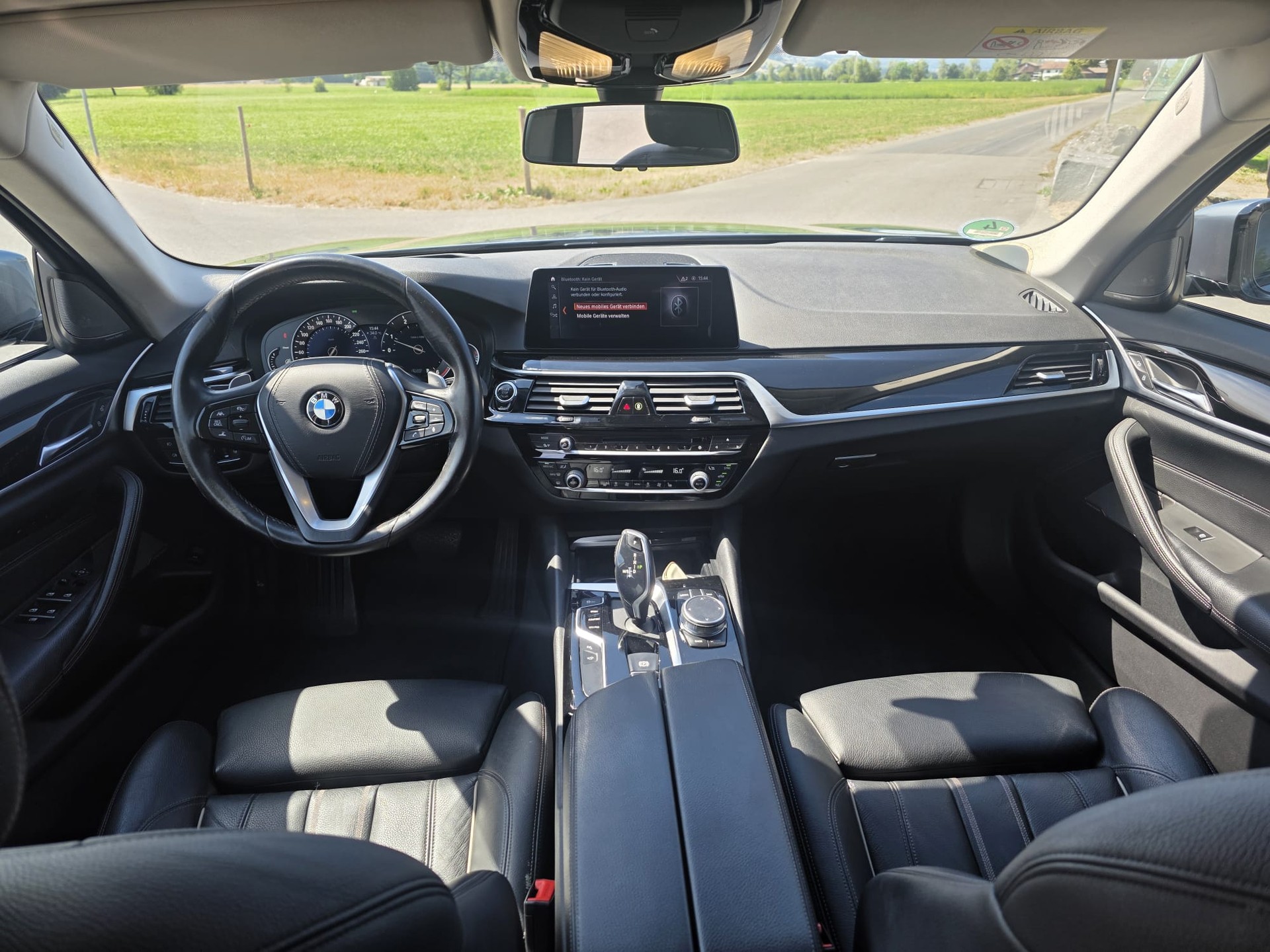 BMW 520d xDrive Touring Sport Line Steptronic-image-8