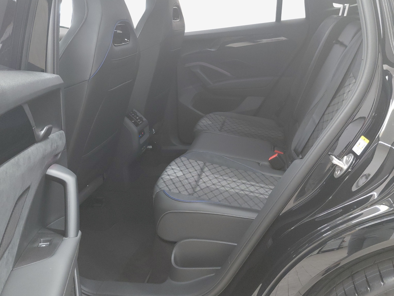 VW Tiguan 1.5 TSI evo2 eHybrid R-Line DSG-image-11