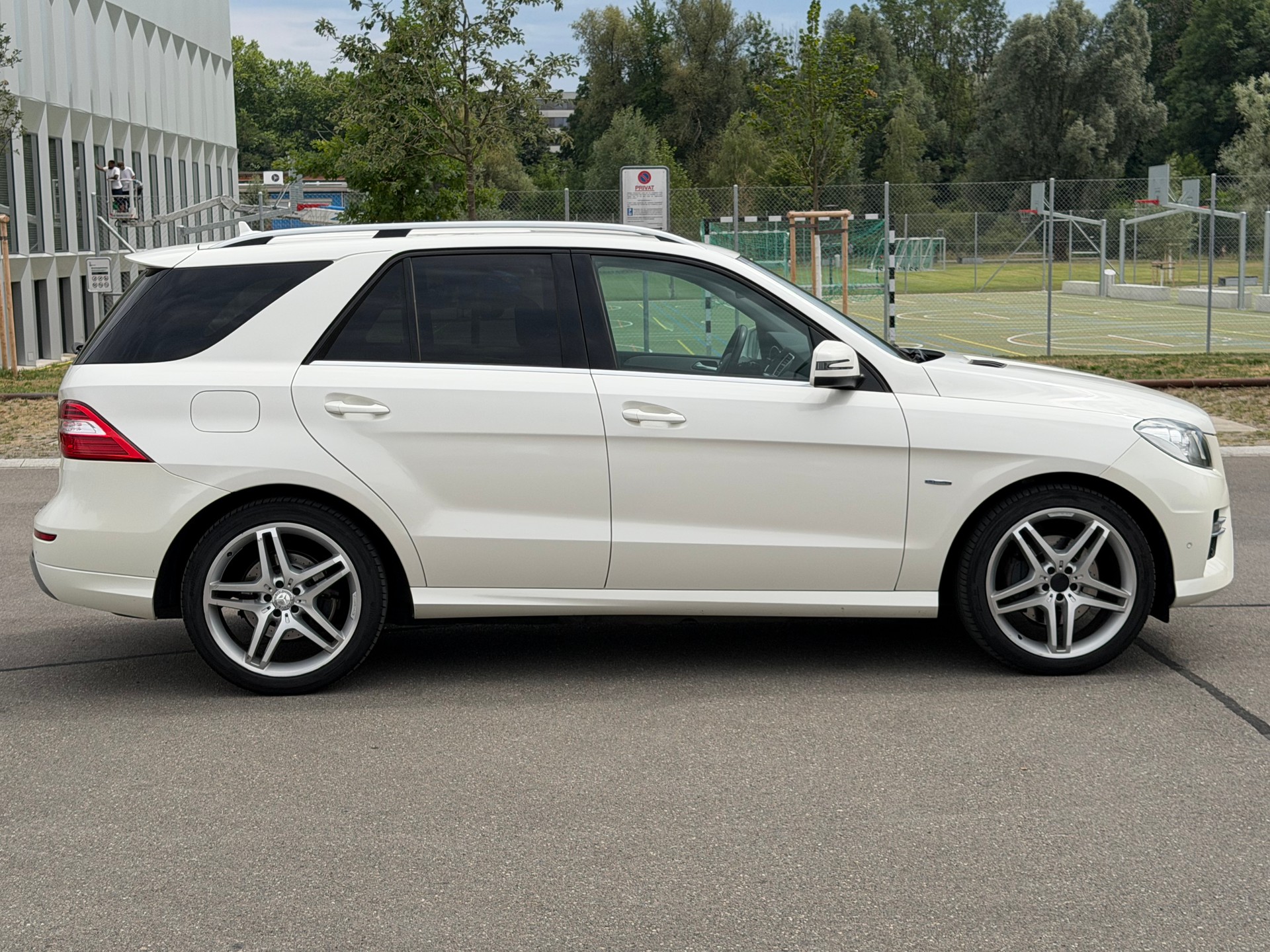 MERCEDES-BENZ ML 350 BlueTEC 4Matic 7G-Tronic-showroom-element-3