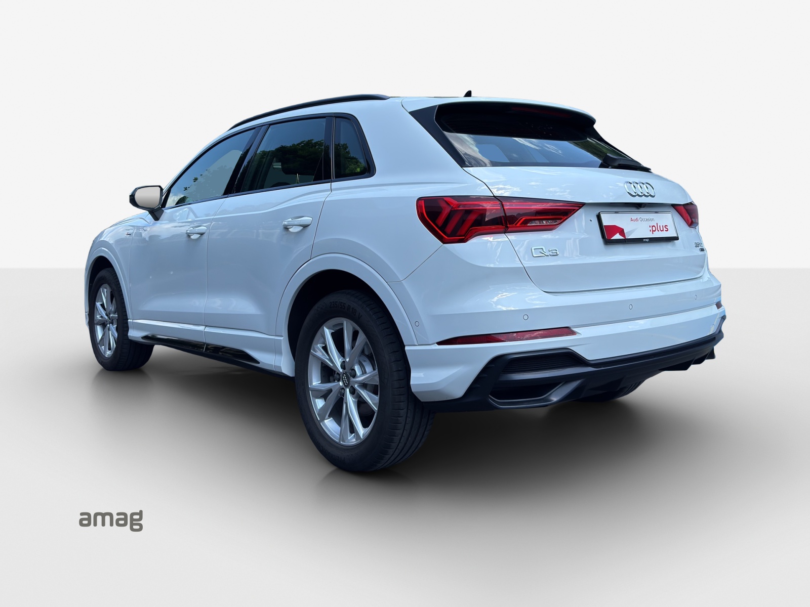 AUDI Q3 35 TDI S line quattro S-tronic-showroom-element-2