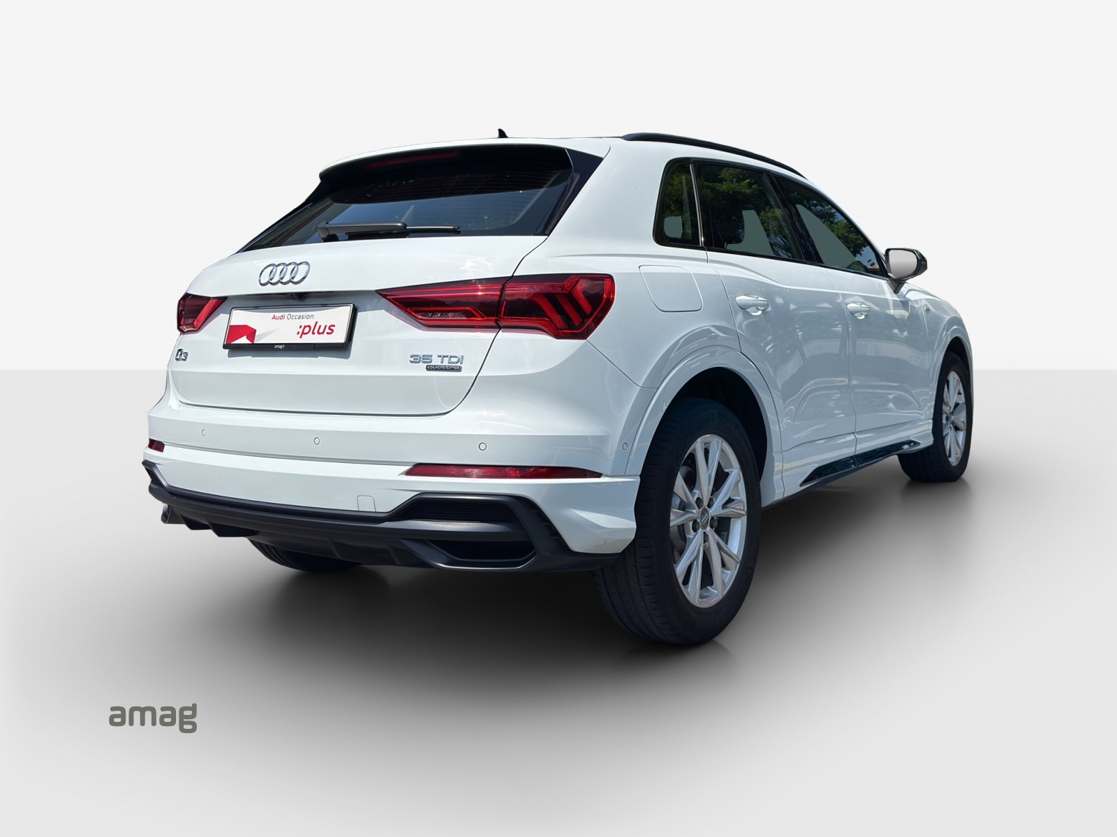 AUDI Q3 35 TDI S line quattro S-tronic-image-4