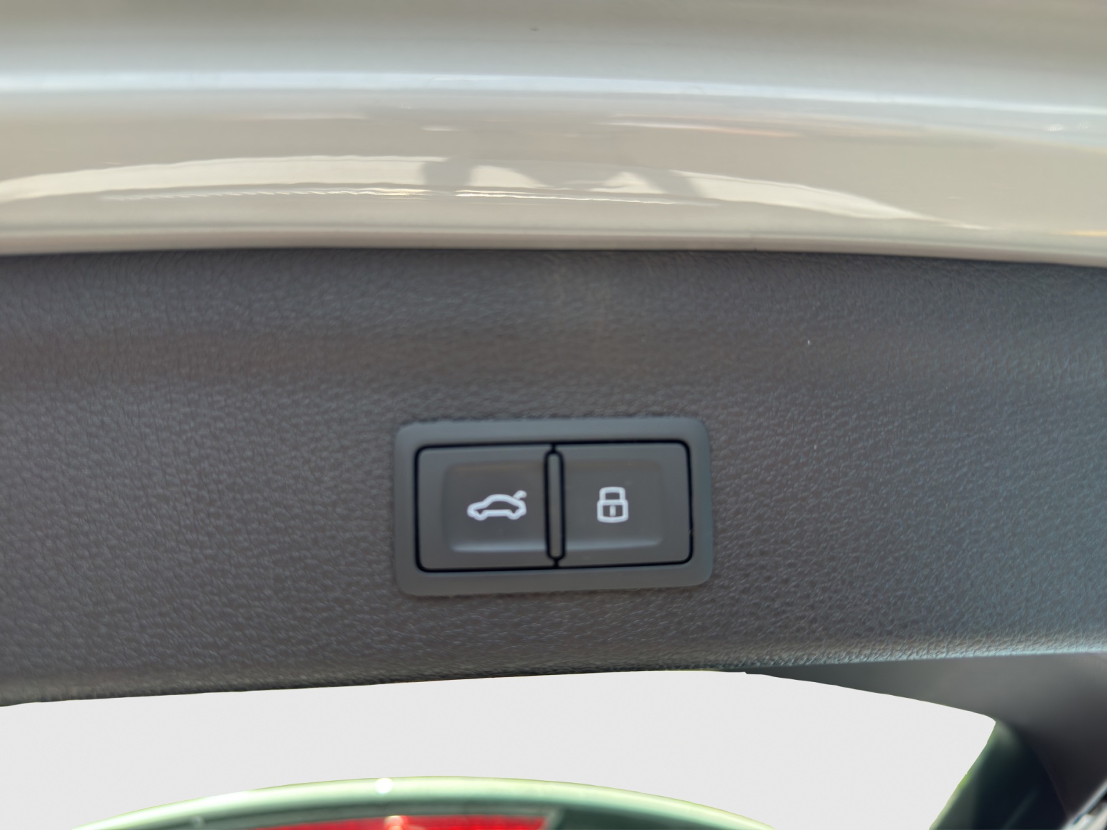 AUDI Q3 35 TDI S line quattro S-tronic-image-13