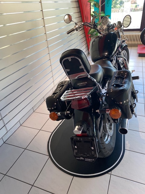 HONDA VT 1100 C2 S-W Shadow-image-1