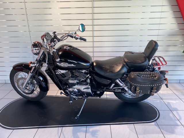 HONDA VT 1100 C2 S-W Shadow-image-2