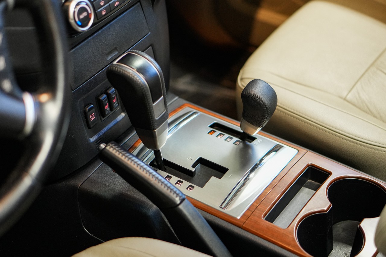 MITSUBISHI Pajero 3.2 DI-D Intense Automatic-image-29