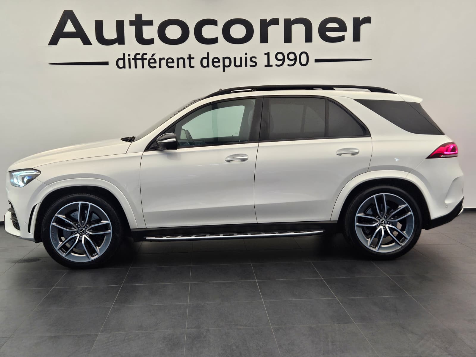 MERCEDES-BENZ GLE 580 4Matic AMG Line 9G-Tronic-showroom-element-1
