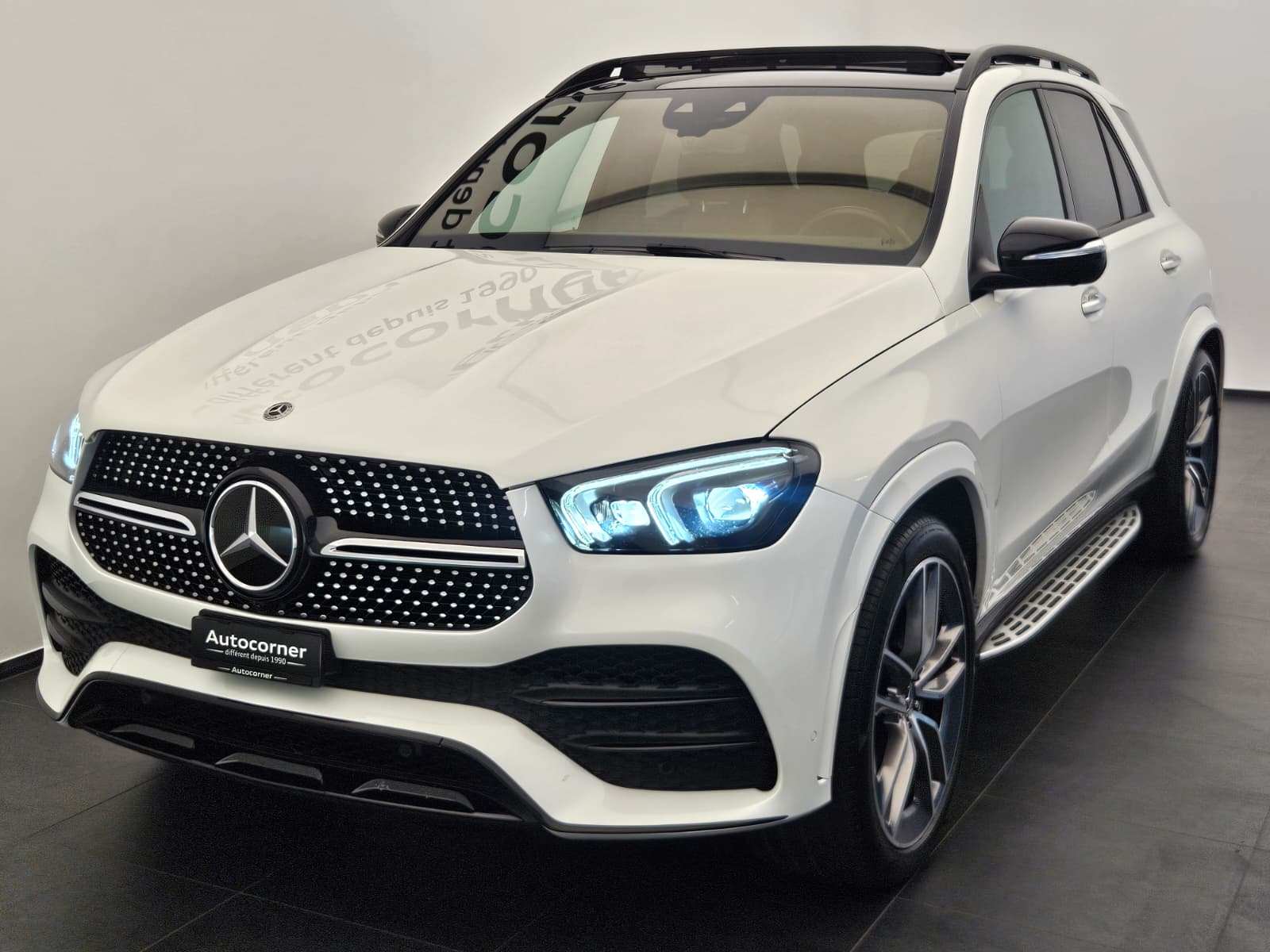 MERCEDES-BENZ GLE 580 4Matic AMG Line 9G-Tronic-showroom-element-2