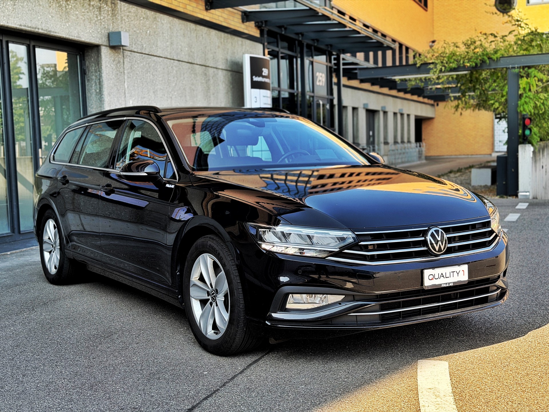 VW Passat 2.0 TDI BMT Business 4Motion DSG-showroom-element-3