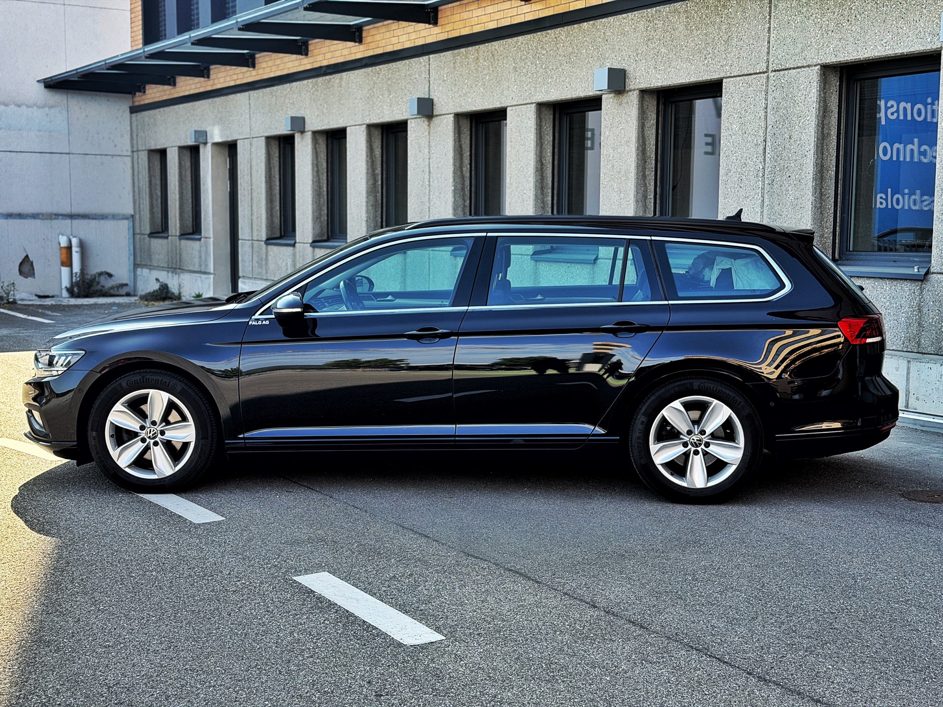 VW Passat 2.0 TDI BMT Business 4Motion DSG-showroom-element-1