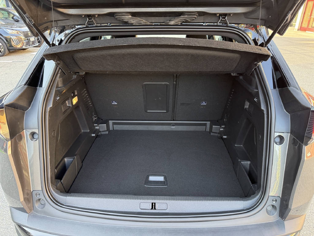 PEUGEOT 3008 1.2 130ch EAT8 GT Pack-image-15