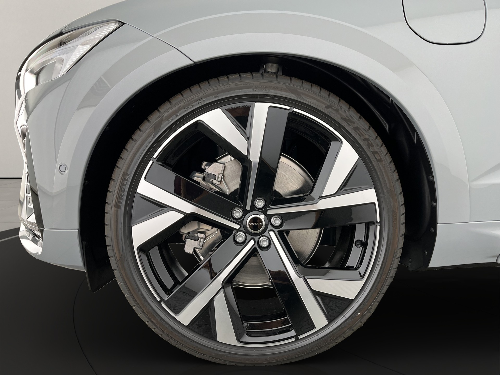 VOLVO XC60 2.0 T8 TE Black Edition eAWD-image-6