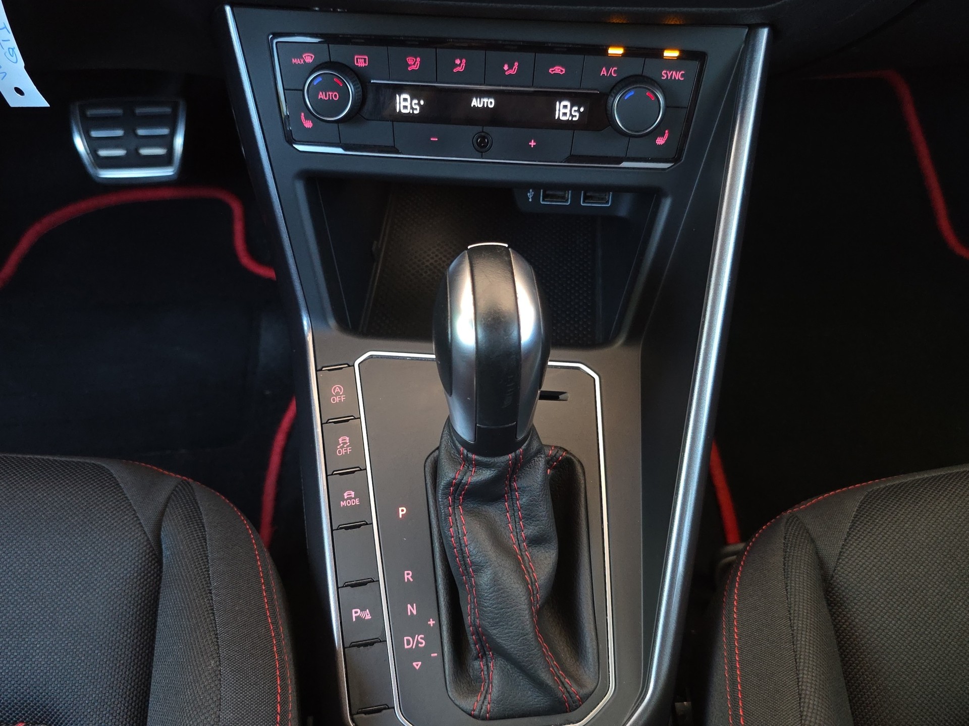 VW Polo 2.0 TSI GTI DSG-image-13