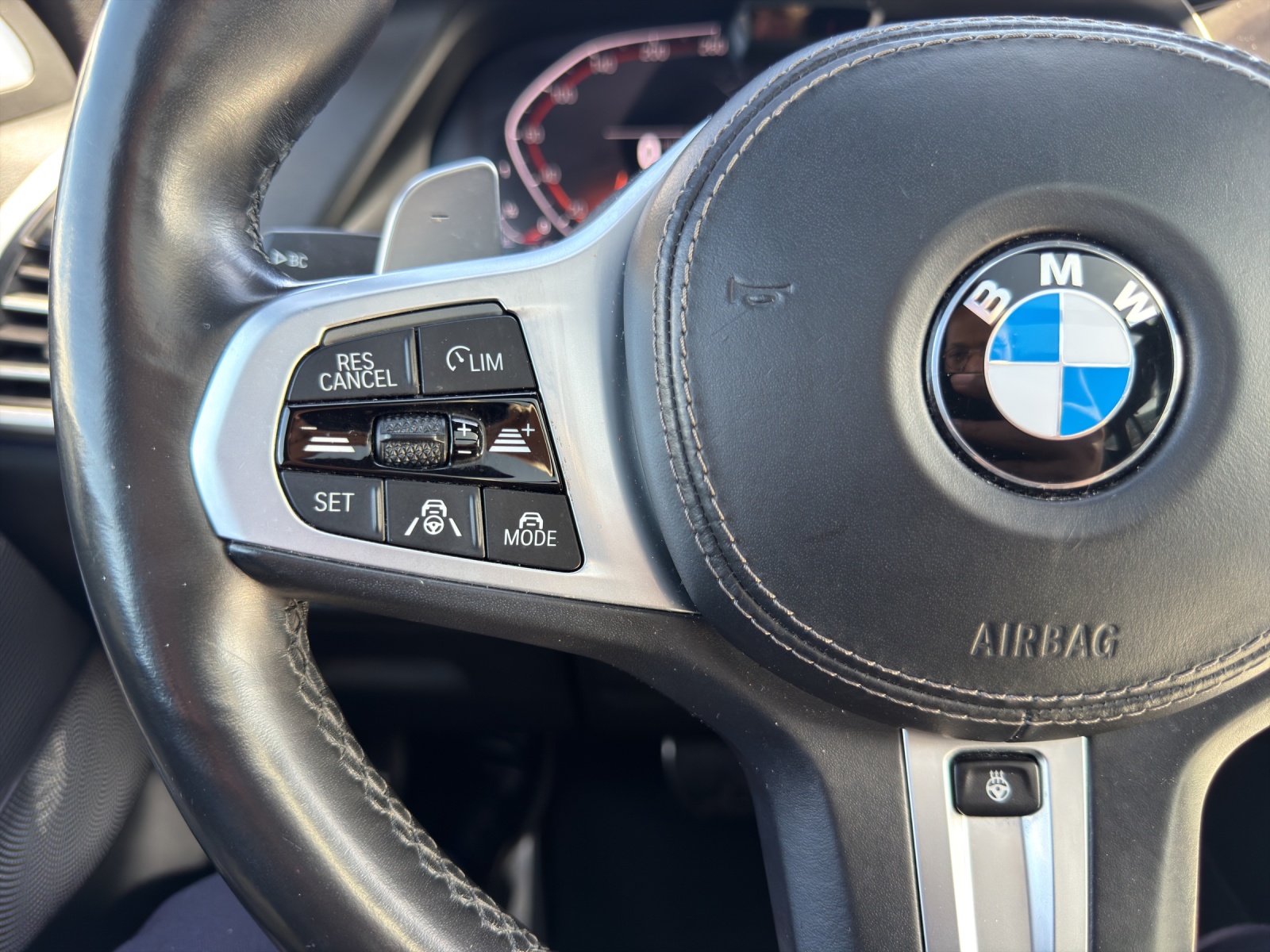 BMW X6 xDrive 48V 40d Steptronic M Sport-image-17