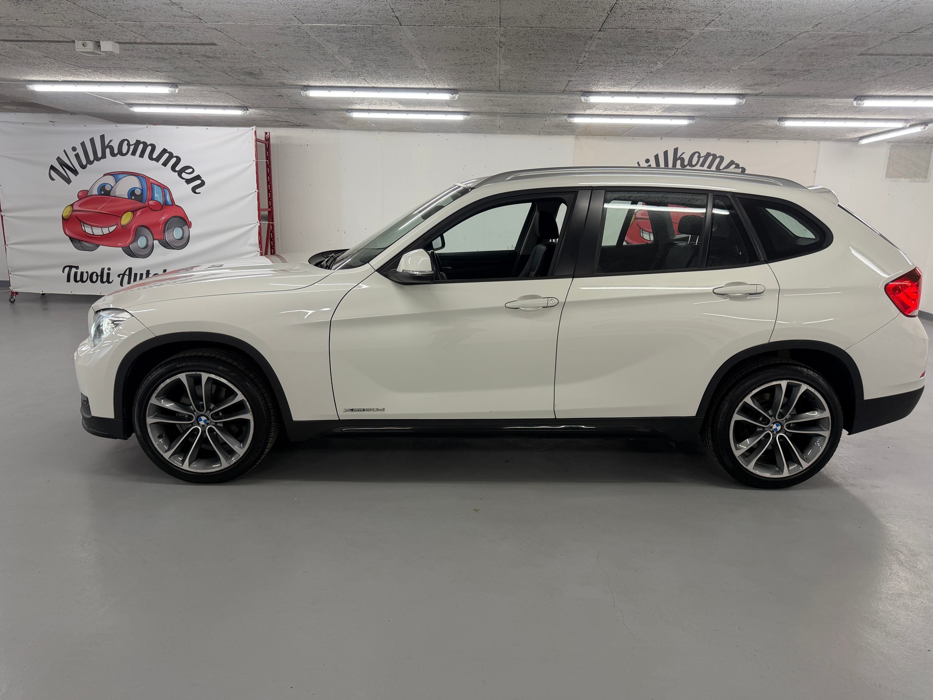 BMW X1 xDrive 20d Sport Line Steptronic-showroom-element-3
