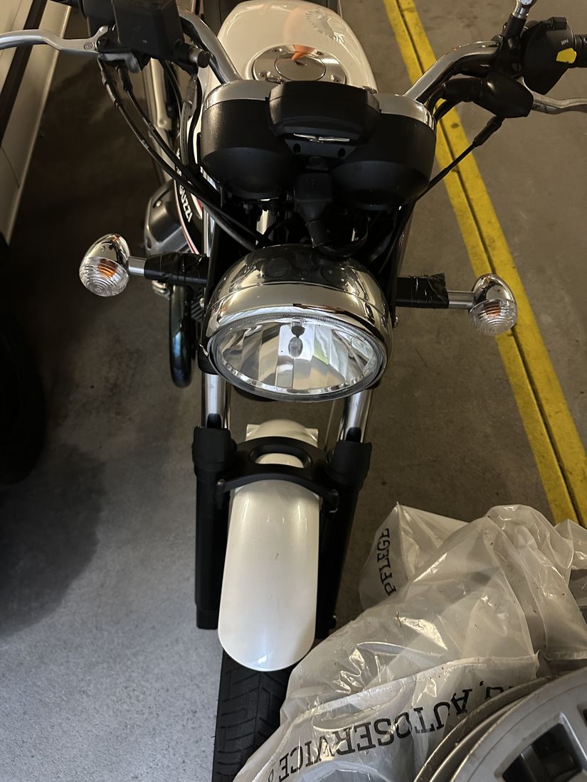 MOTO GUZZI V7 Classic-image-4