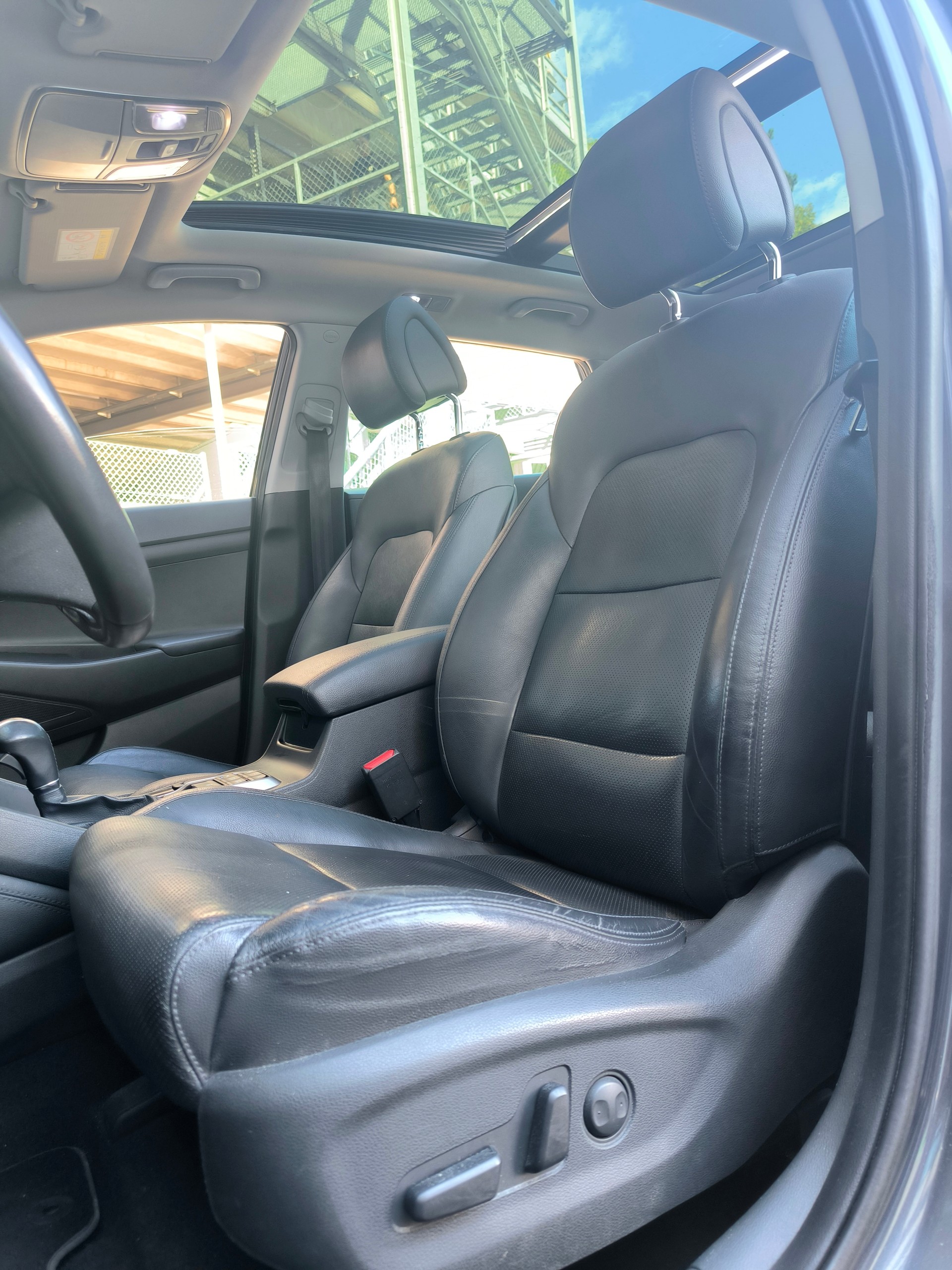 HYUNDAI Tucson 2.0 CRDI Launch Edition 4WD Automatic-image-10