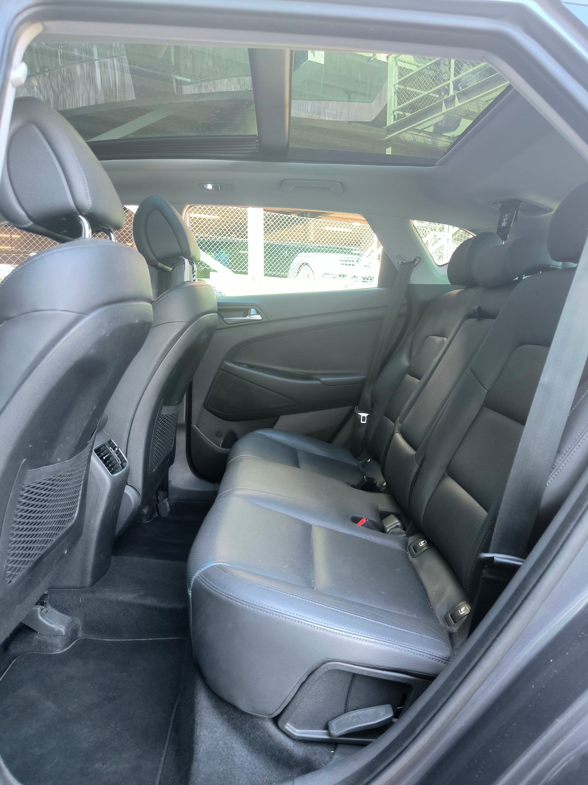 HYUNDAI Tucson 2.0 CRDI Launch Edition 4WD Automatic-image-11