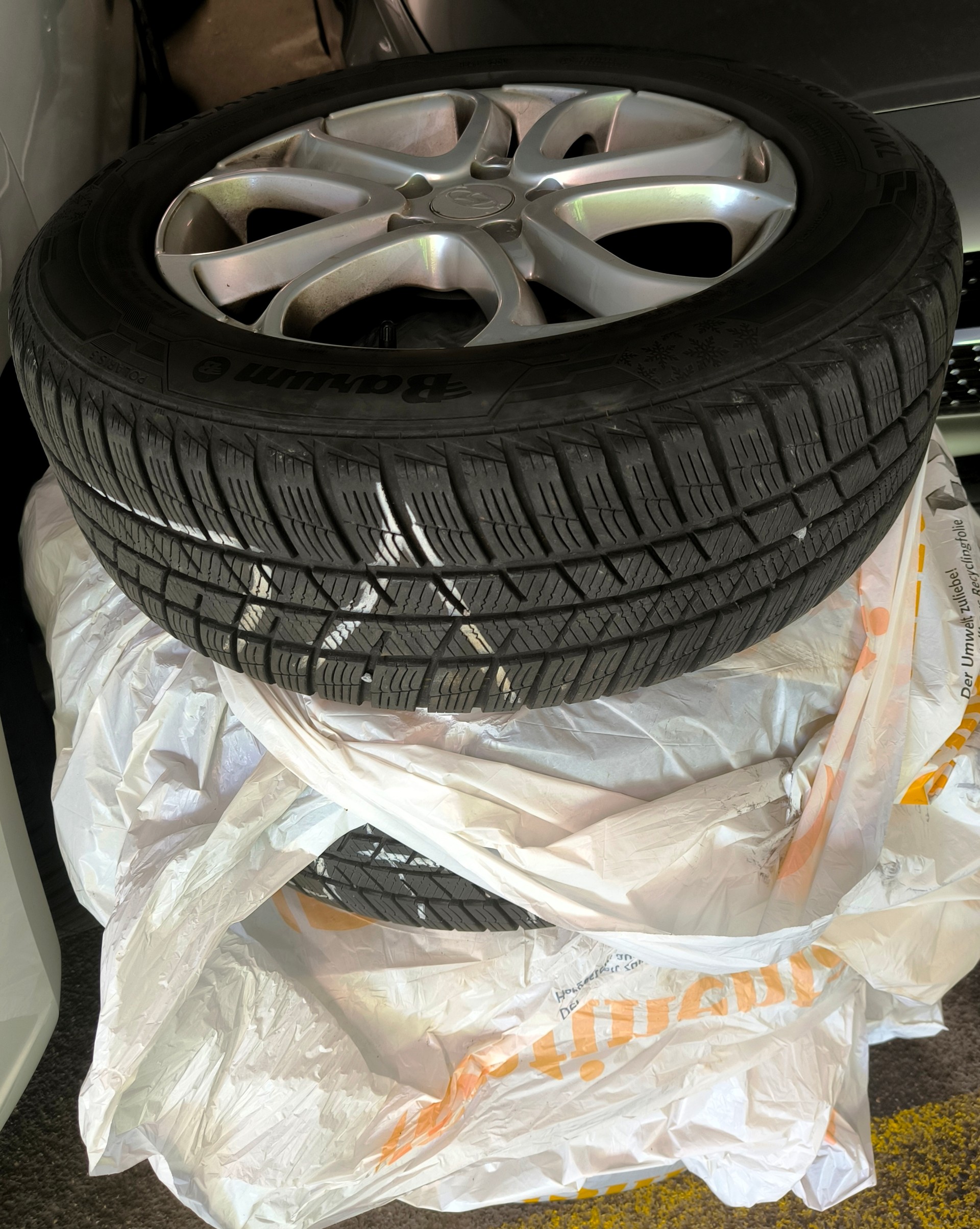 HYUNDAI Tucson 2.0 CRDI Launch Edition 4WD Automatic-image-12