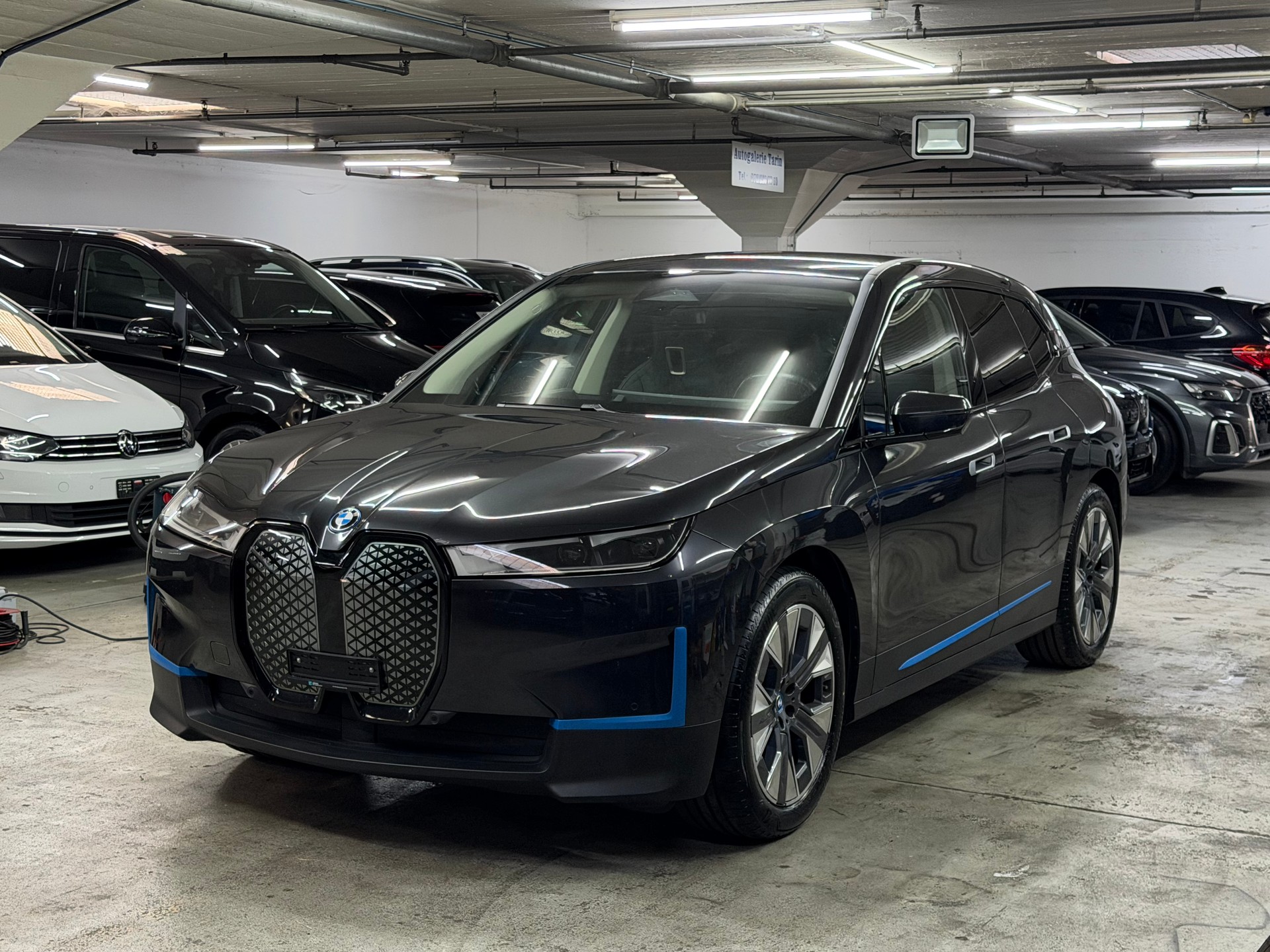 BMW iX xDrive40-image-8