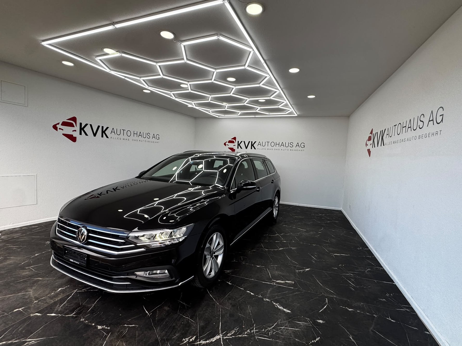 VW Passat 2.0 TDI BMT Elegance 4Motion DSG | AB SERVICE | 1 JAHR GARANTIE | CH-FAHRZEUG |-showroom-element-1