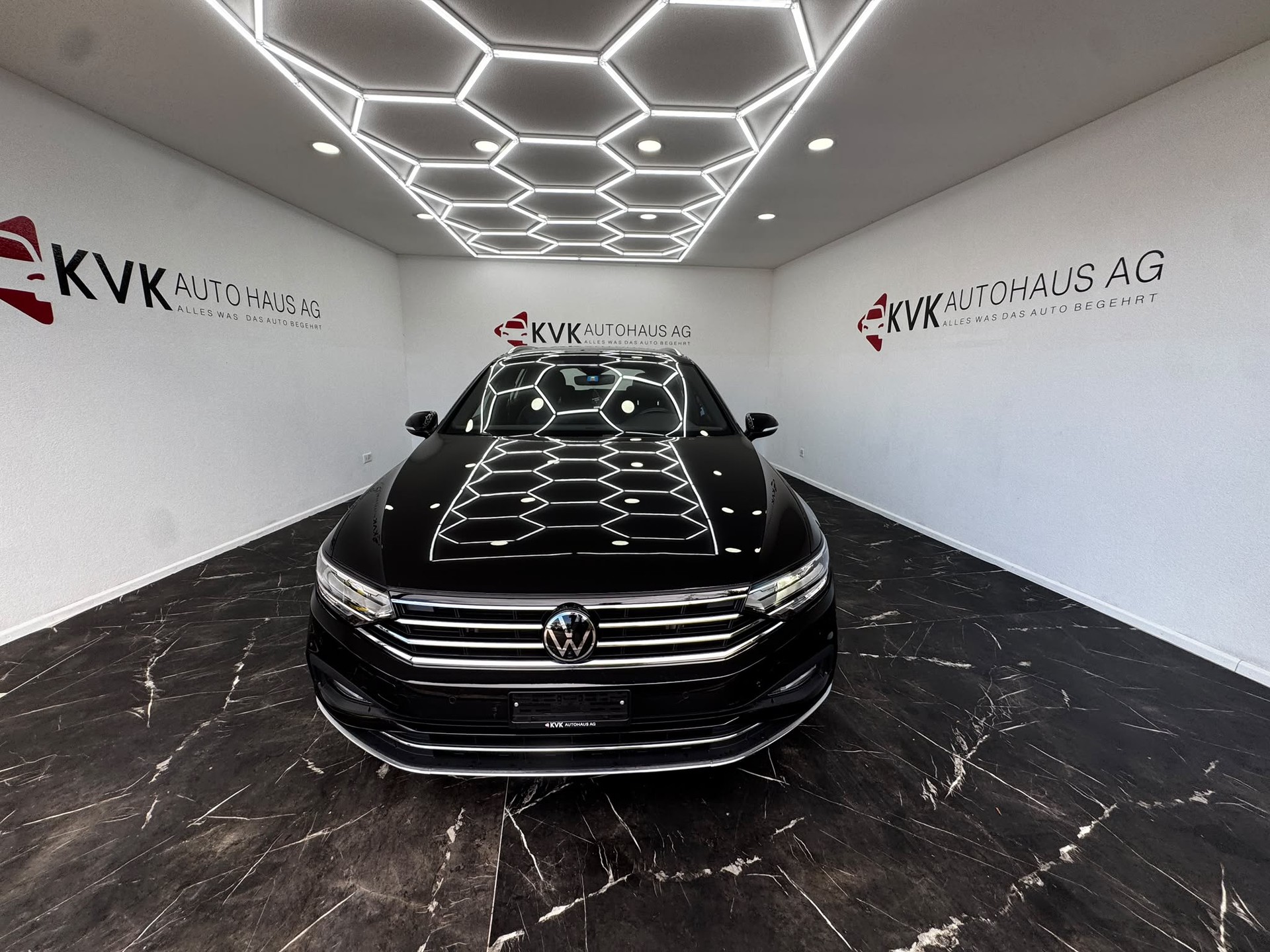 VW Passat 2.0 TDI BMT Elegance 4Motion DSG | AB SERVICE | 1 JAHR GARANTIE | CH-FAHRZEUG |-showroom-element-3
