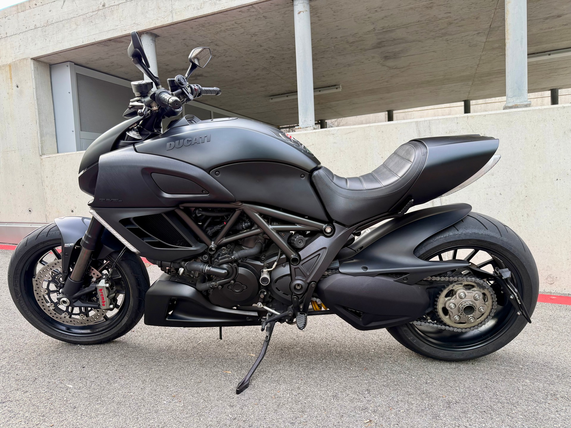 DUCATI Diavel 1200 Dark-image-1