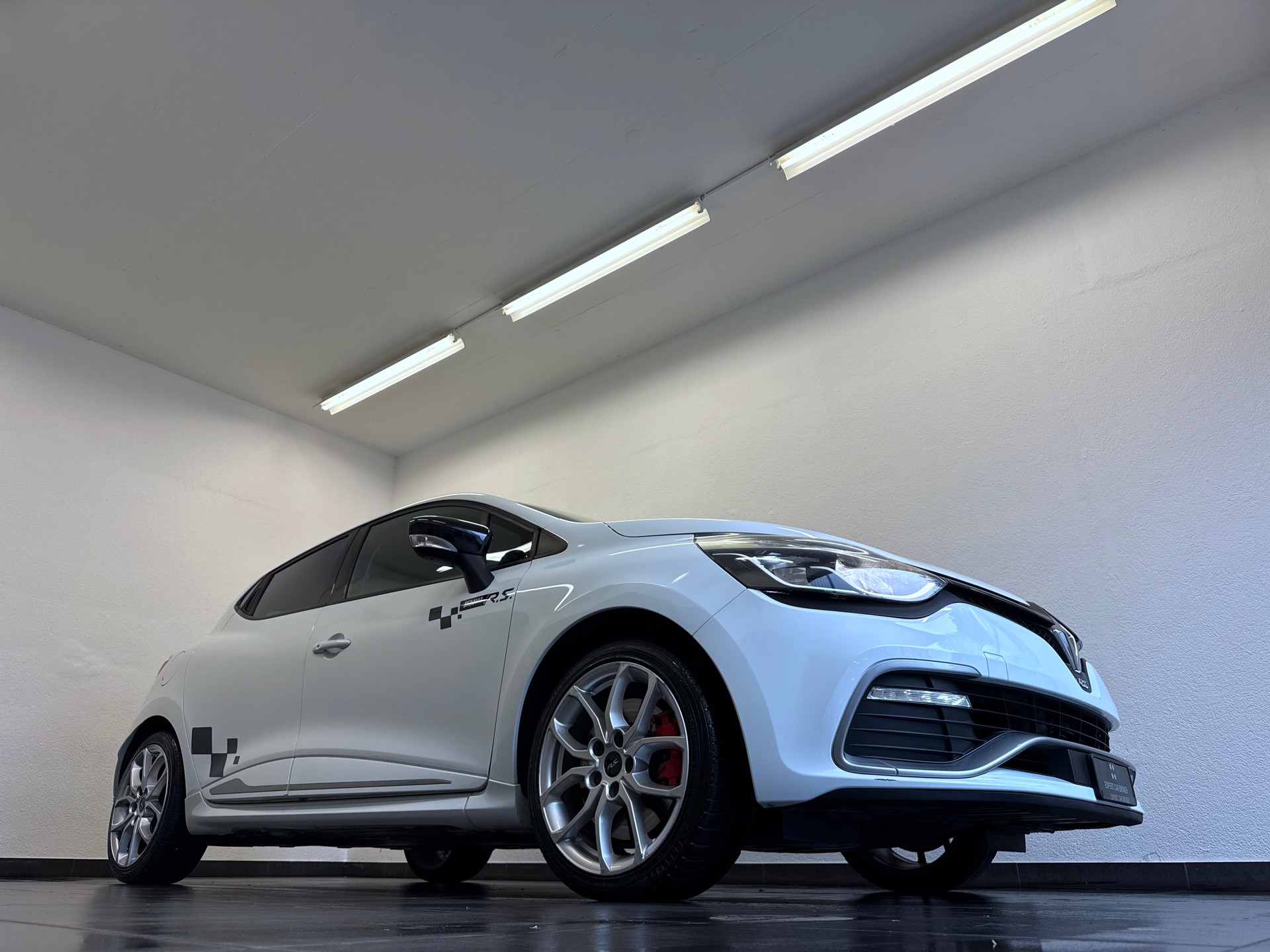 RENAULT Clio 1.6 T RS 200 EDC-showroom-element-1