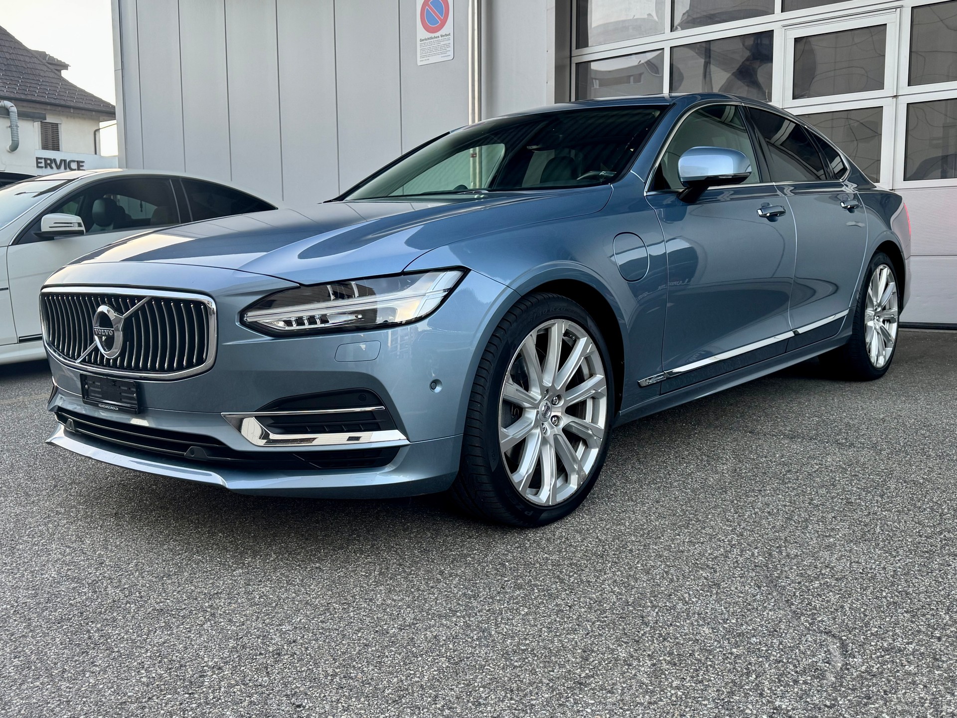 VOLVO S90 T8 eAWD Twin Engine Inscription Geartronic ** VOLLAUSSTATTUNG **-showroom-element-1