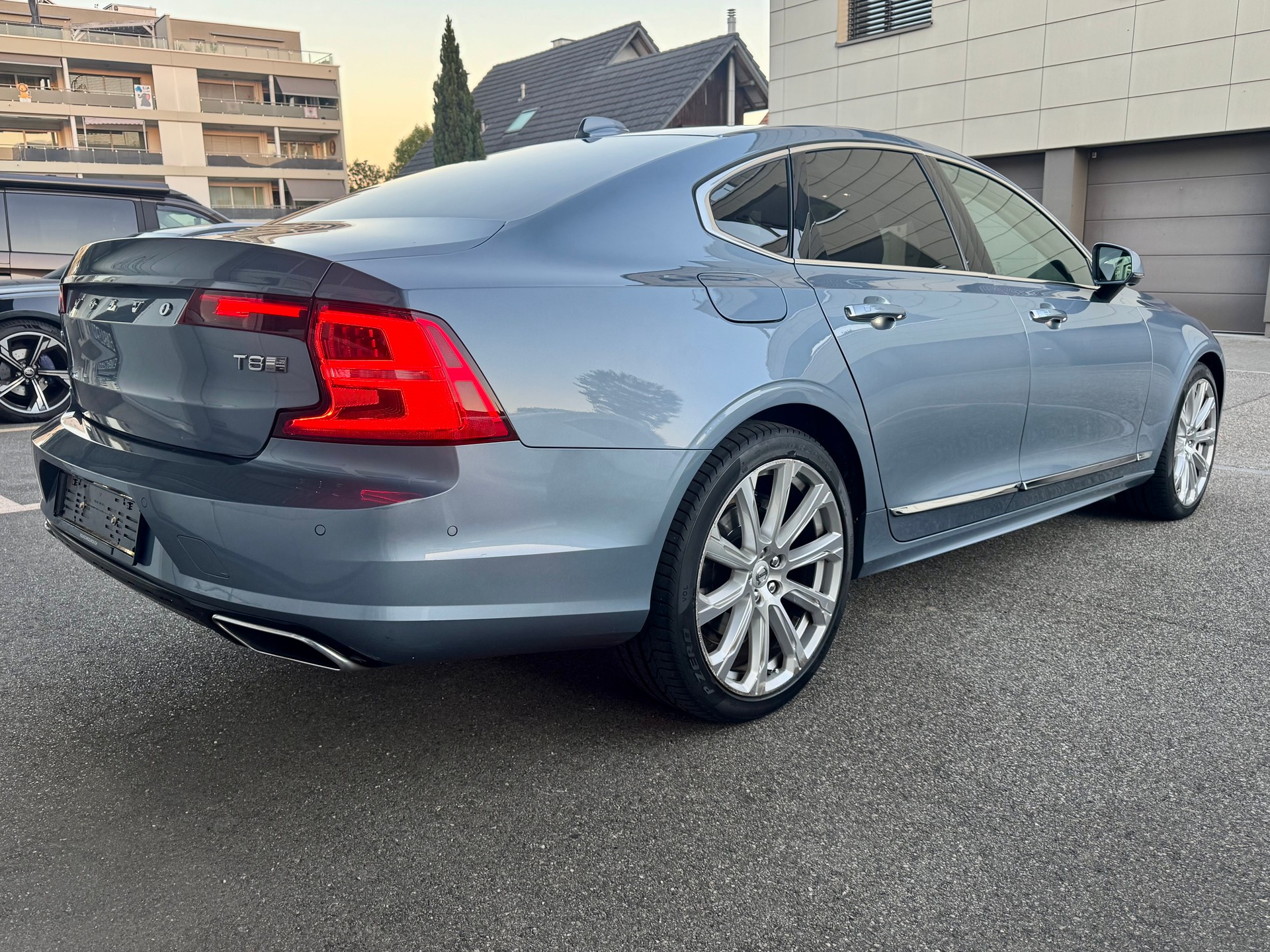 VOLVO S90 T8 eAWD Twin Engine Inscription Geartronic ** VOLLAUSSTATTUNG **-showroom-element-3