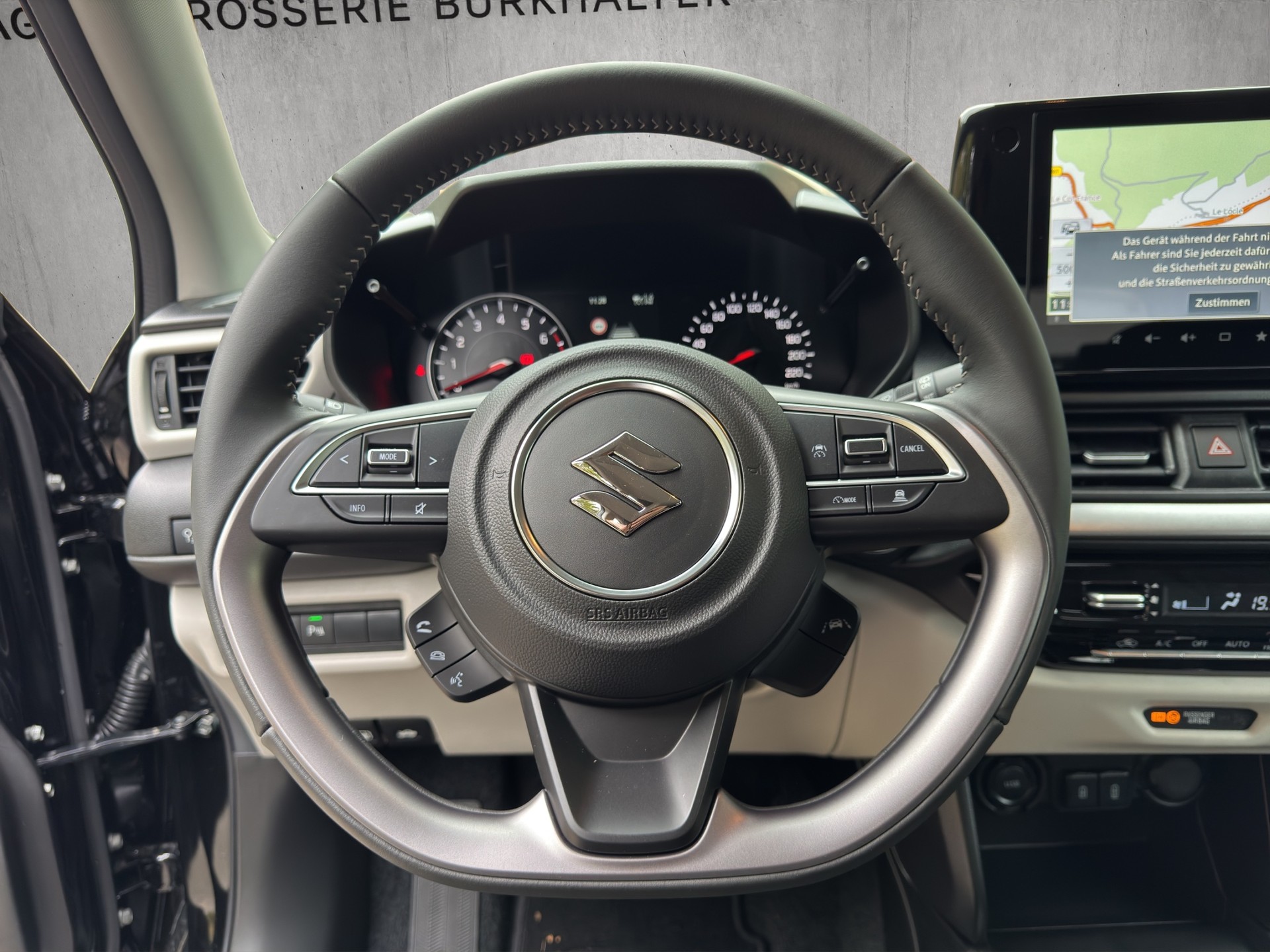 SUZUKI Swift 1.2 Compact Top Hybrid 4x4-image-8
