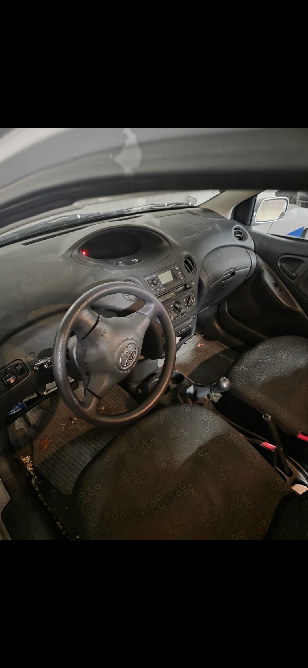TOYOTA Yaris 1.3 Linea Sol-showroom-element-3