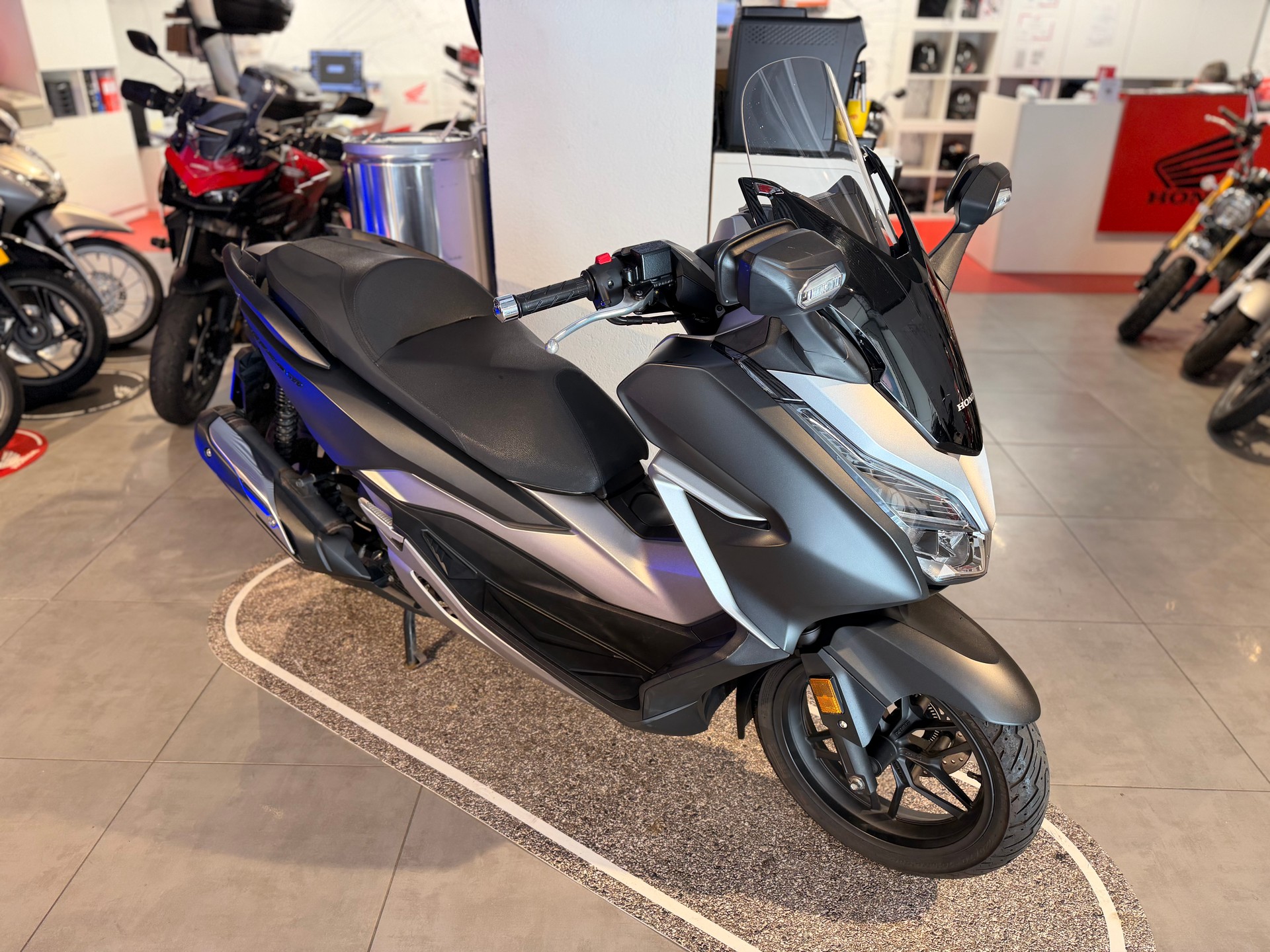 HONDA NSS 300 Forza ABS-image-1