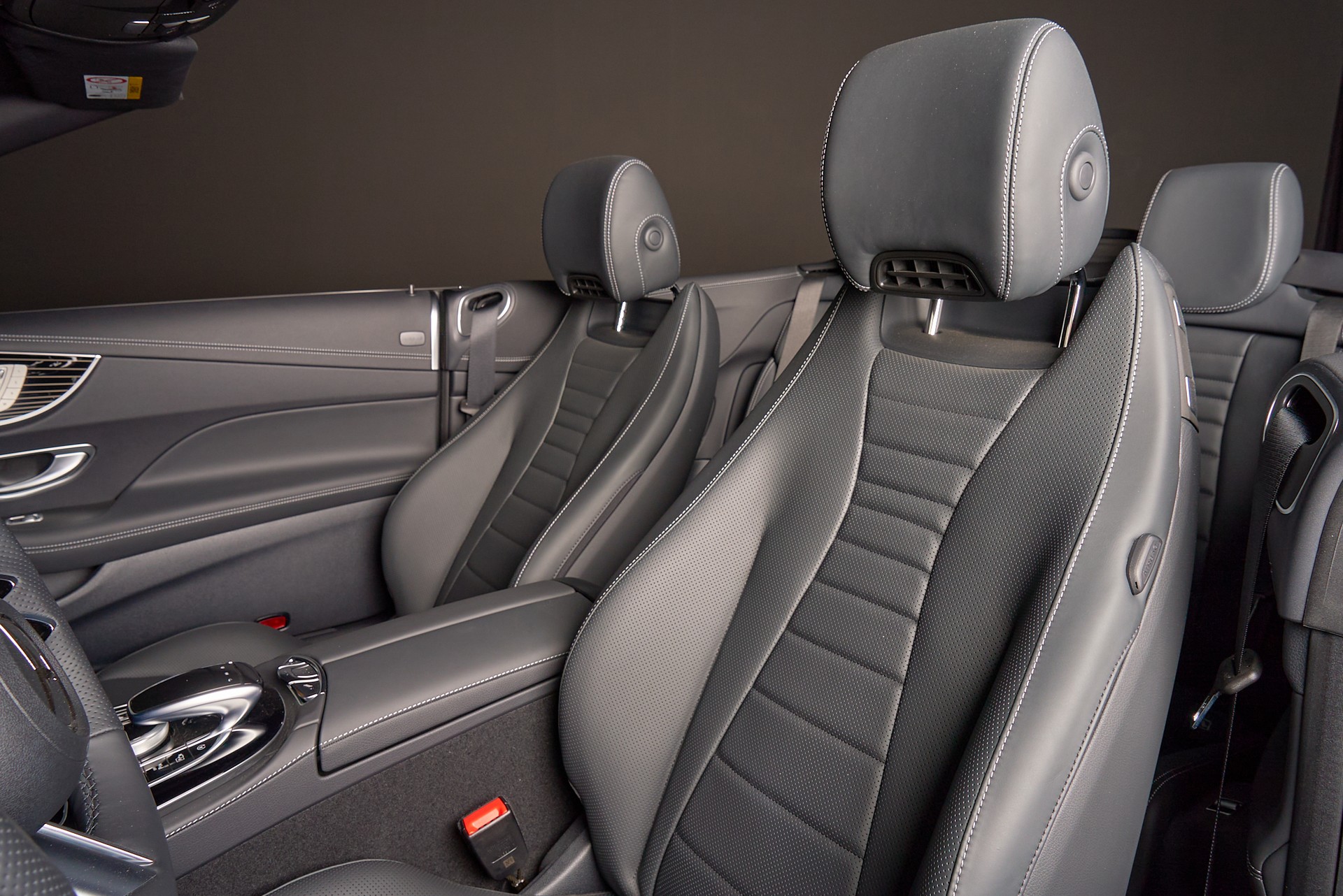 MERCEDES-BENZ E 450 Cabriolet 4Matic AMG Line 9G-Tronic-image-6