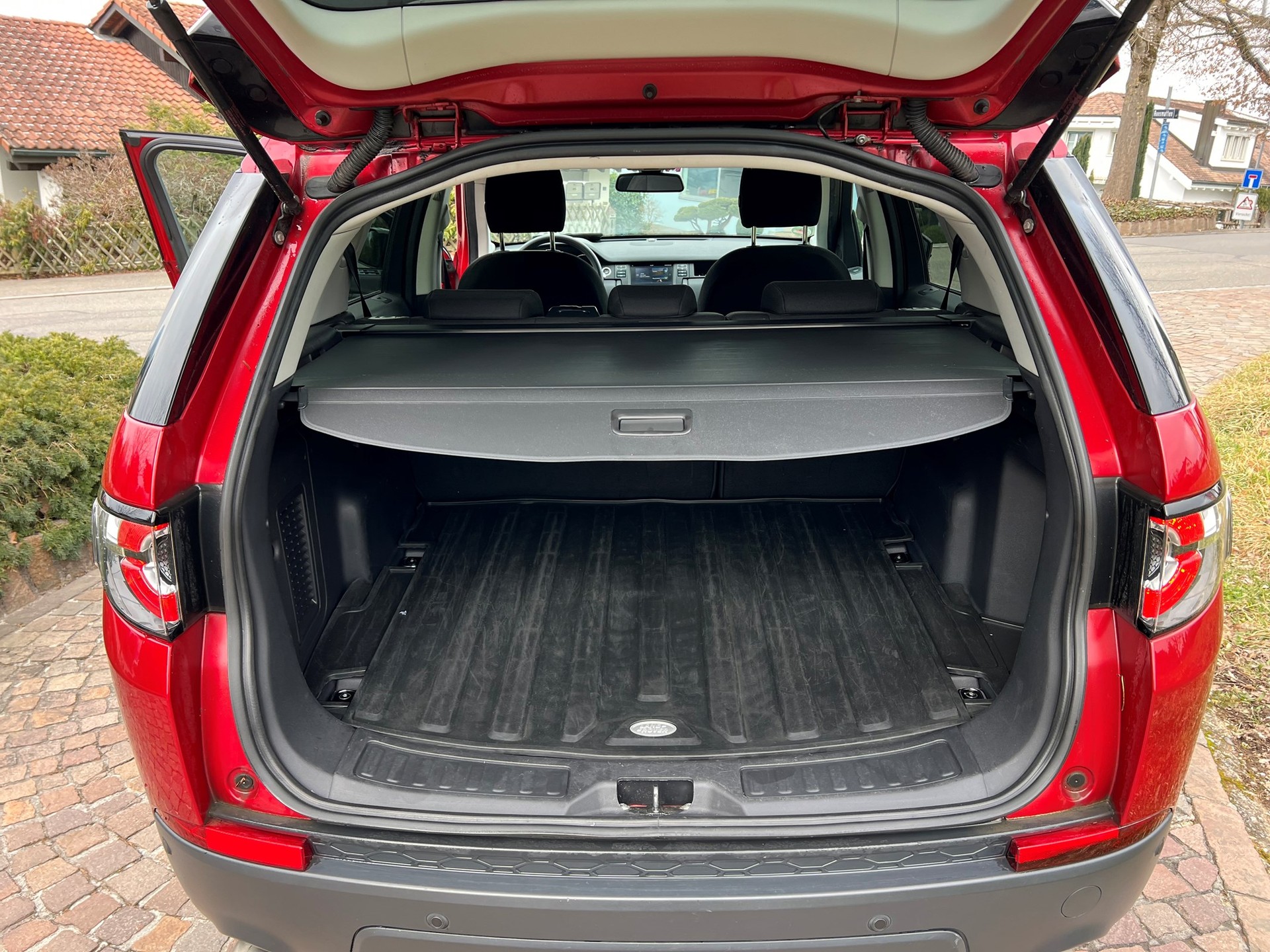 LAND ROVER Discovery Sport 2.0 TD4 Pure AT9-image-10