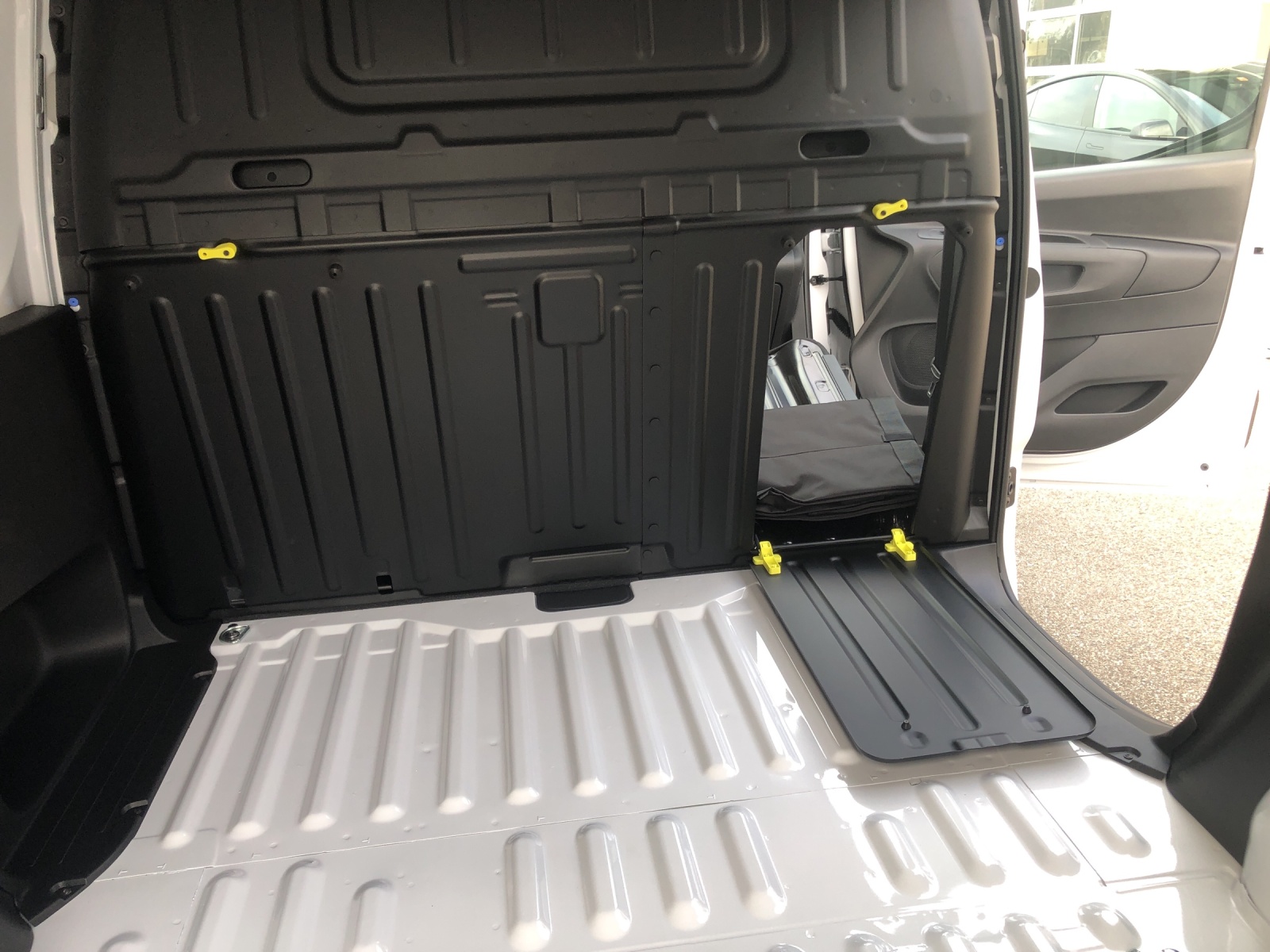 FIAT E-Doblo Kaw. L1 50 kWh Easy Pro-image-6