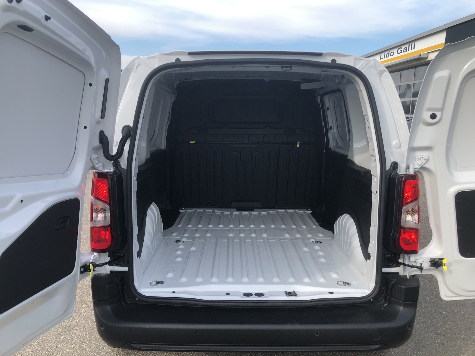 FIAT E-Doblo Kaw. L1 50 kWh Easy Pro-image-9