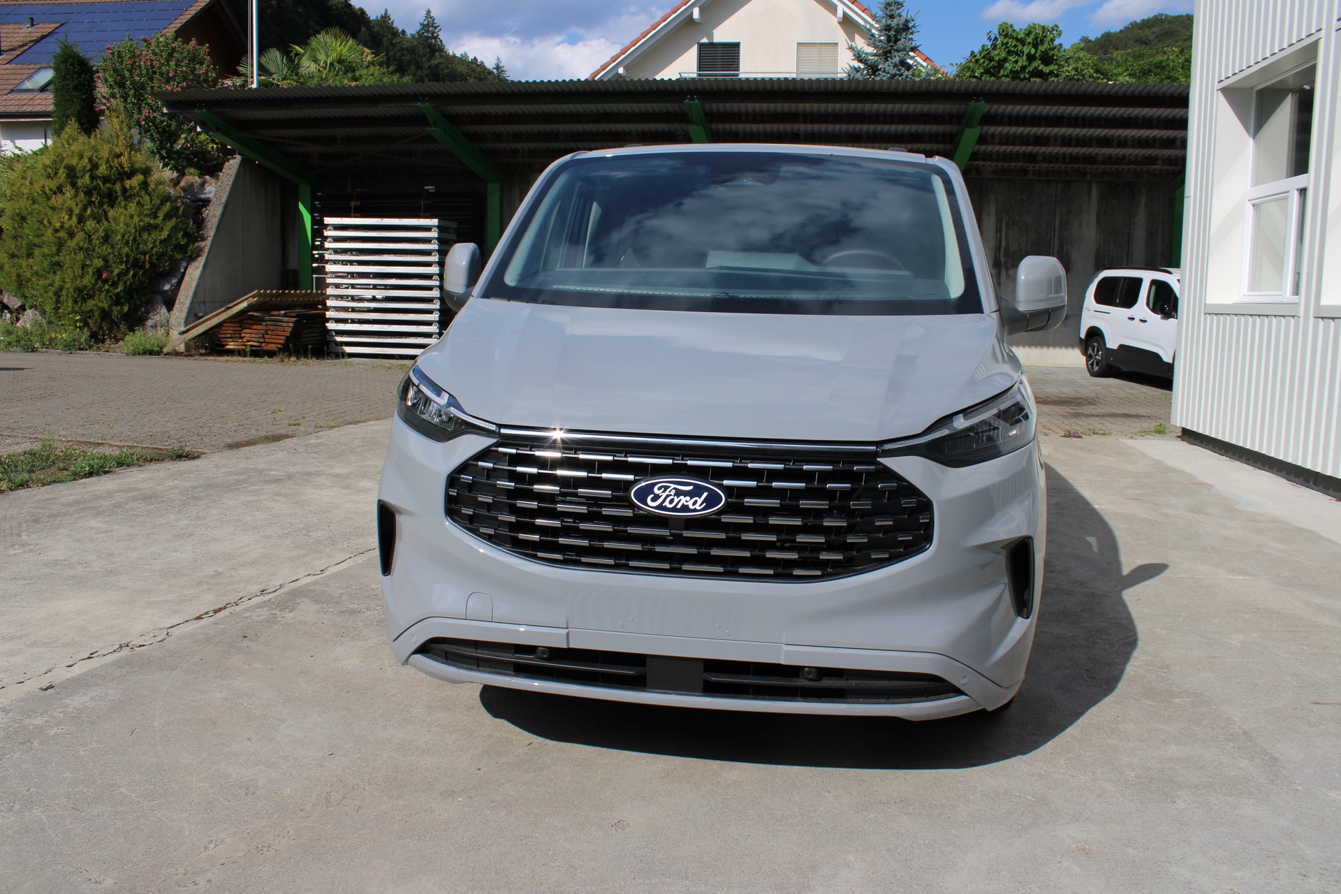 FORD TOURNEO CUSTOM Titanium L1-image-1