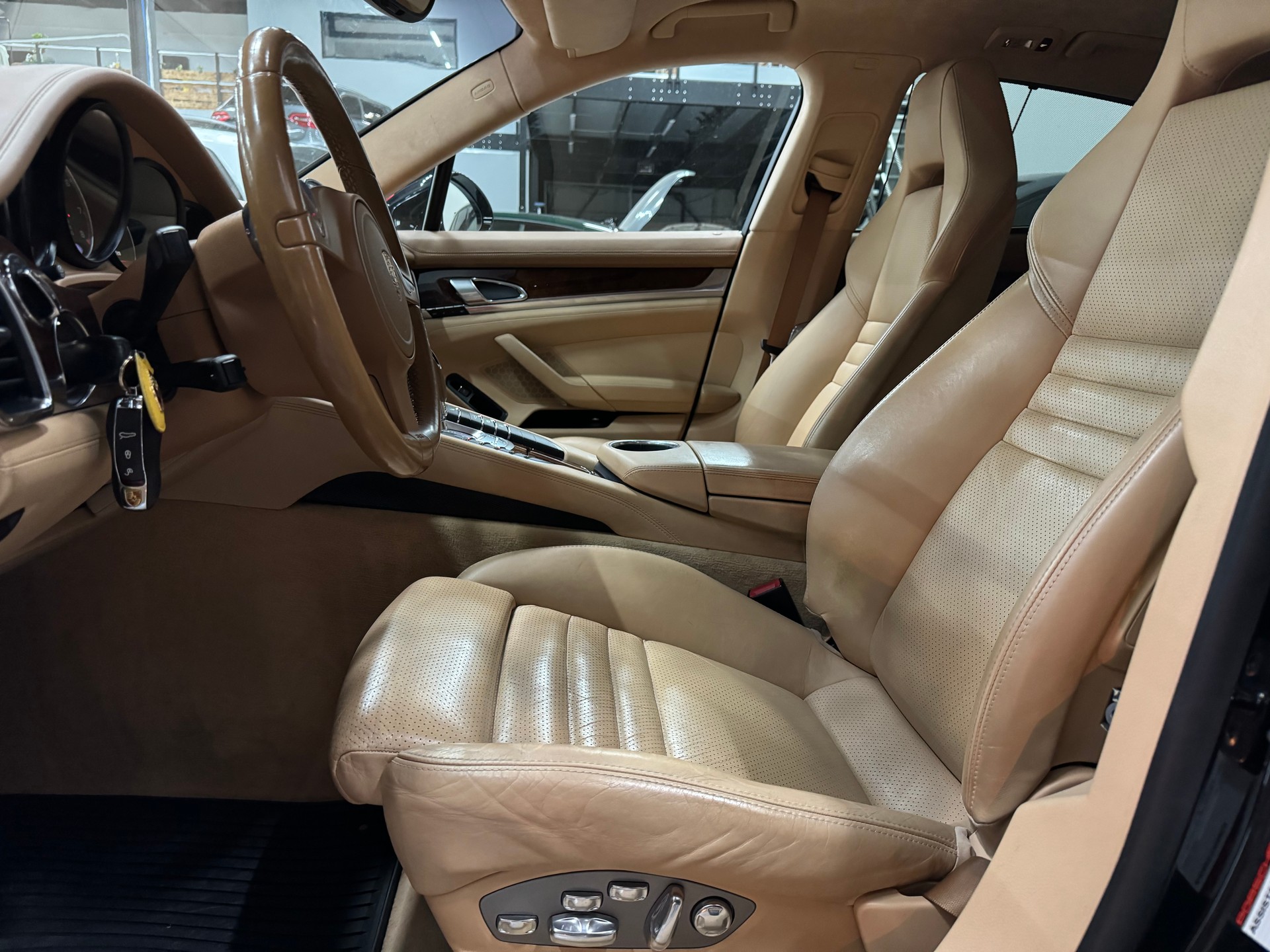 PORSCHE Panamera Turbo 4.8 PDK-image-18