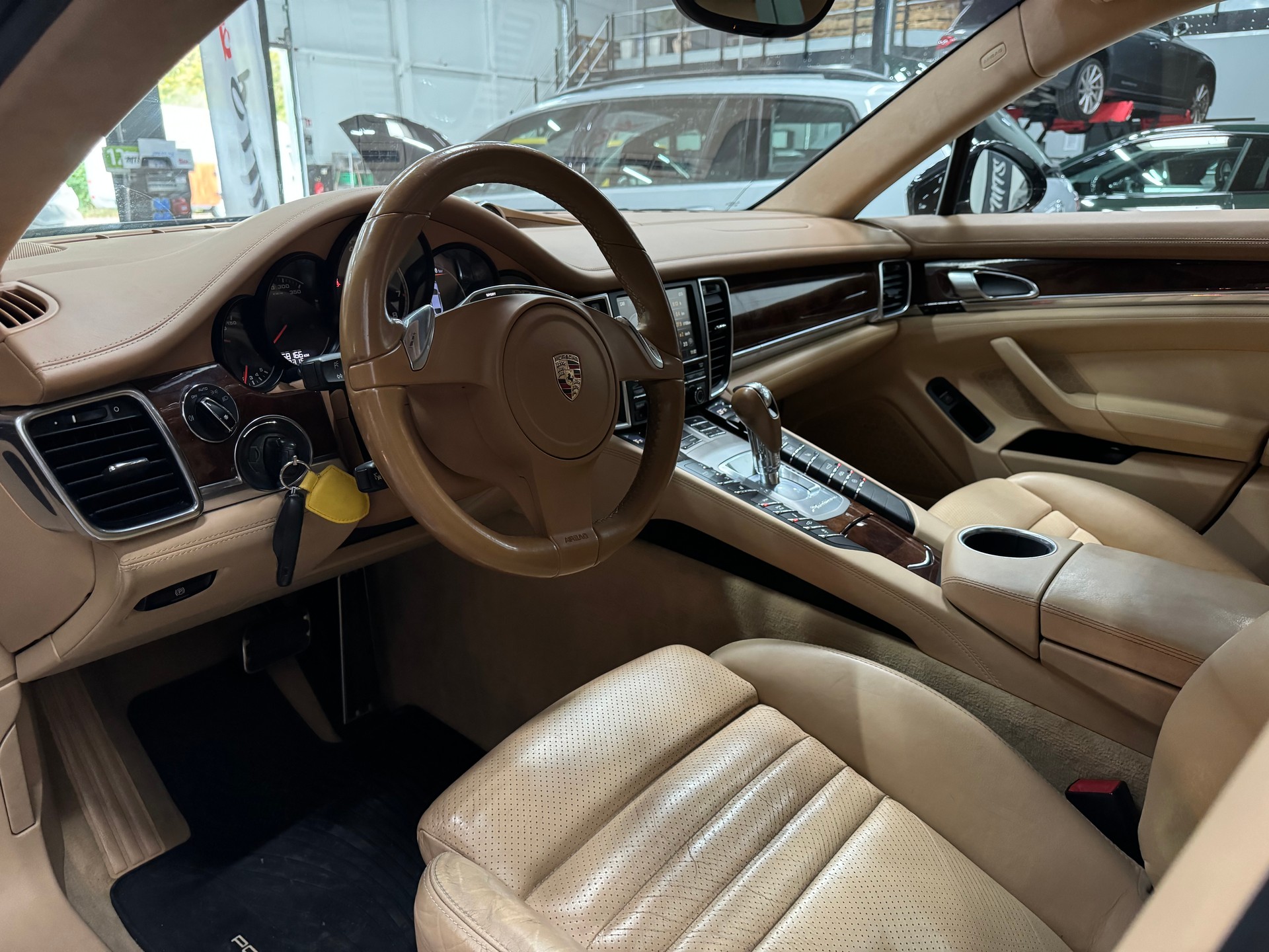 PORSCHE Panamera Turbo 4.8 PDK-image-16