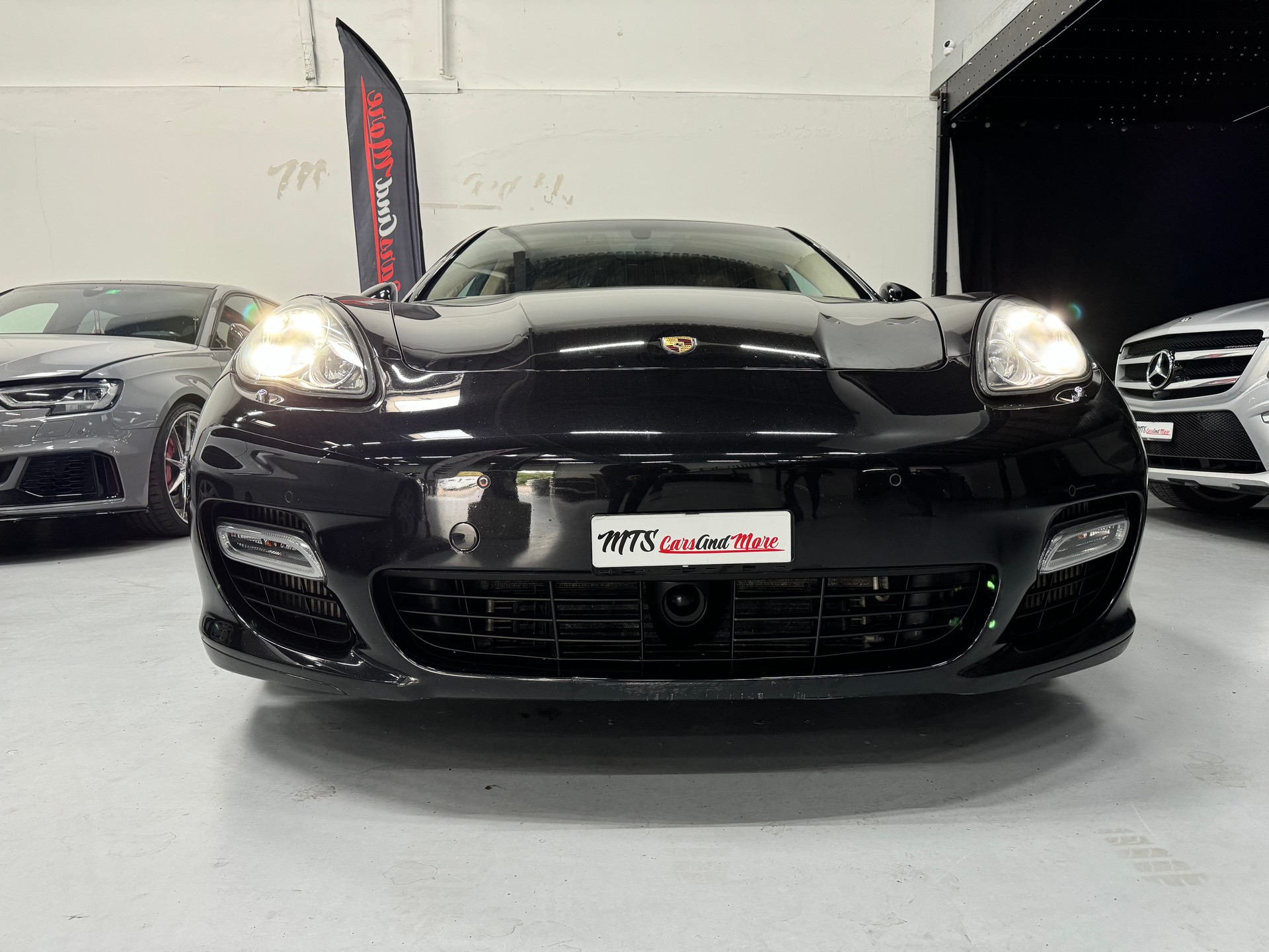 PORSCHE Panamera Turbo 4.8 PDK-image-4