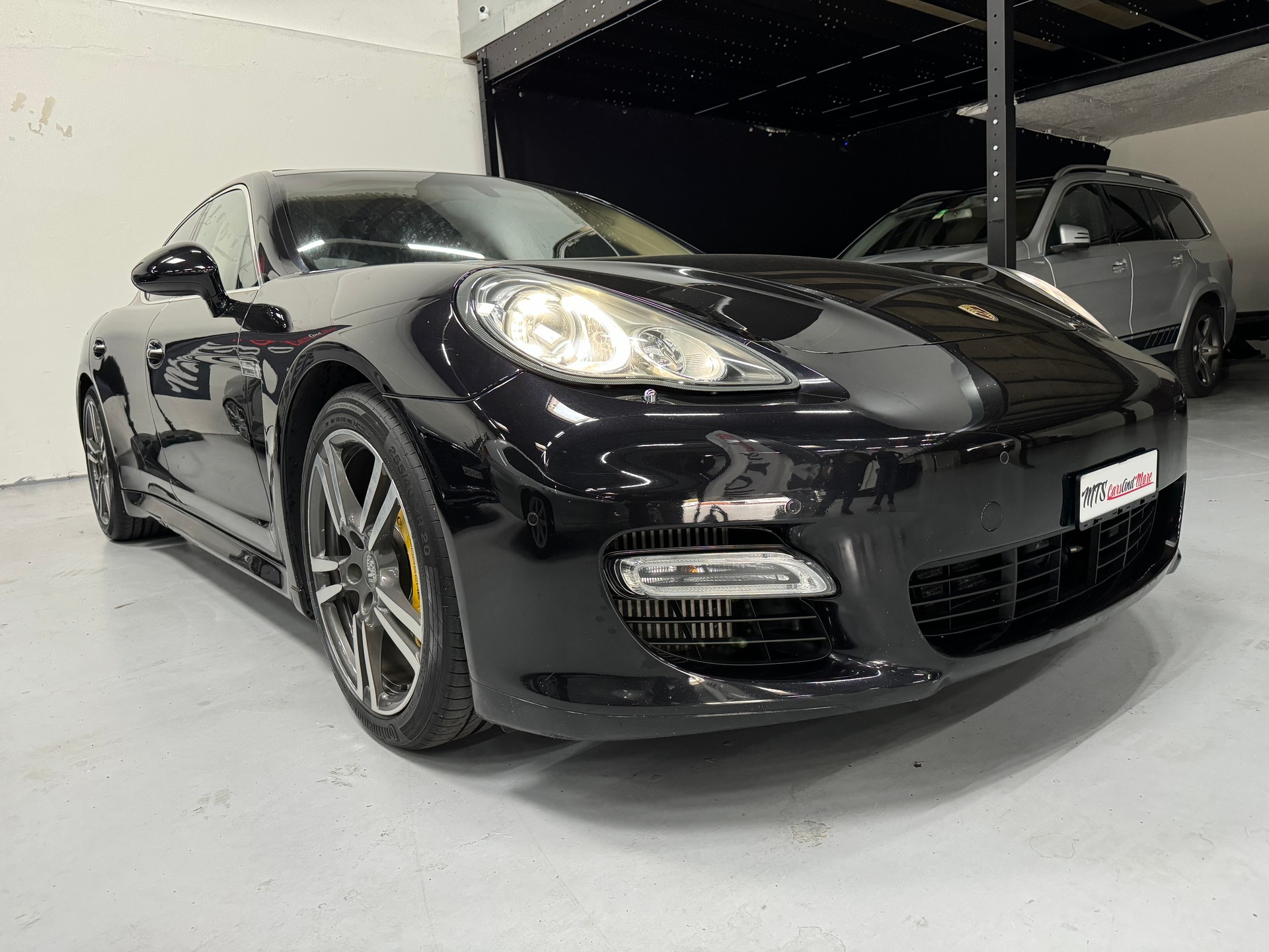 PORSCHE Panamera Turbo 4.8 PDK-showroom-element-2