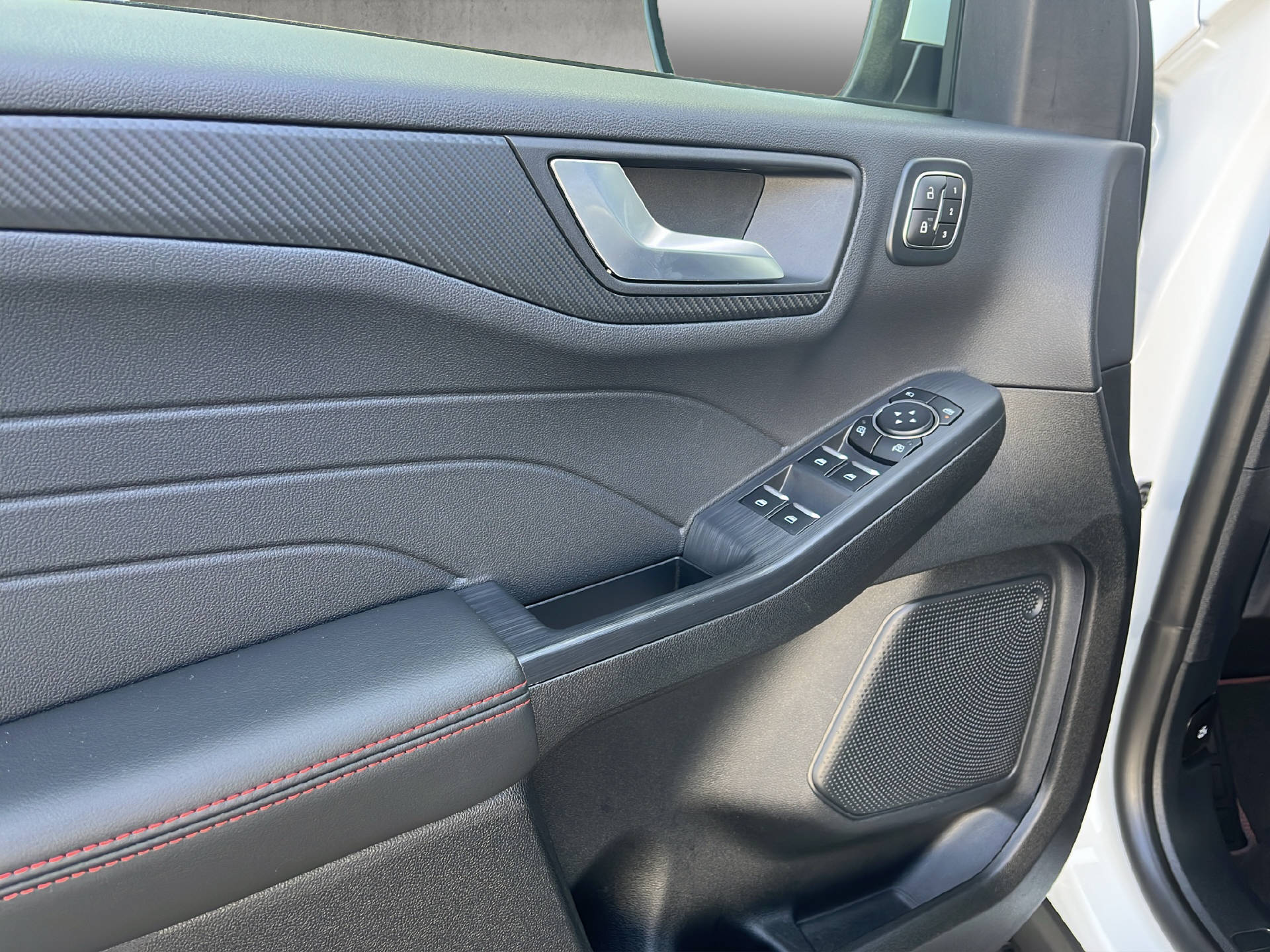 FORD Kuga 2.5 Hybrid ST-Line X-image-12