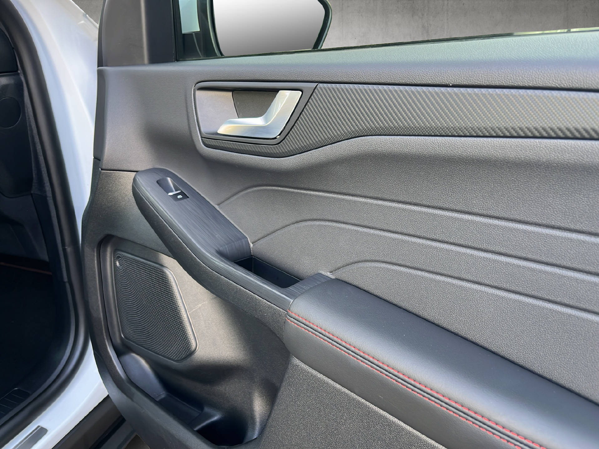 FORD Kuga 2.5 Hybrid ST-Line X-image-17