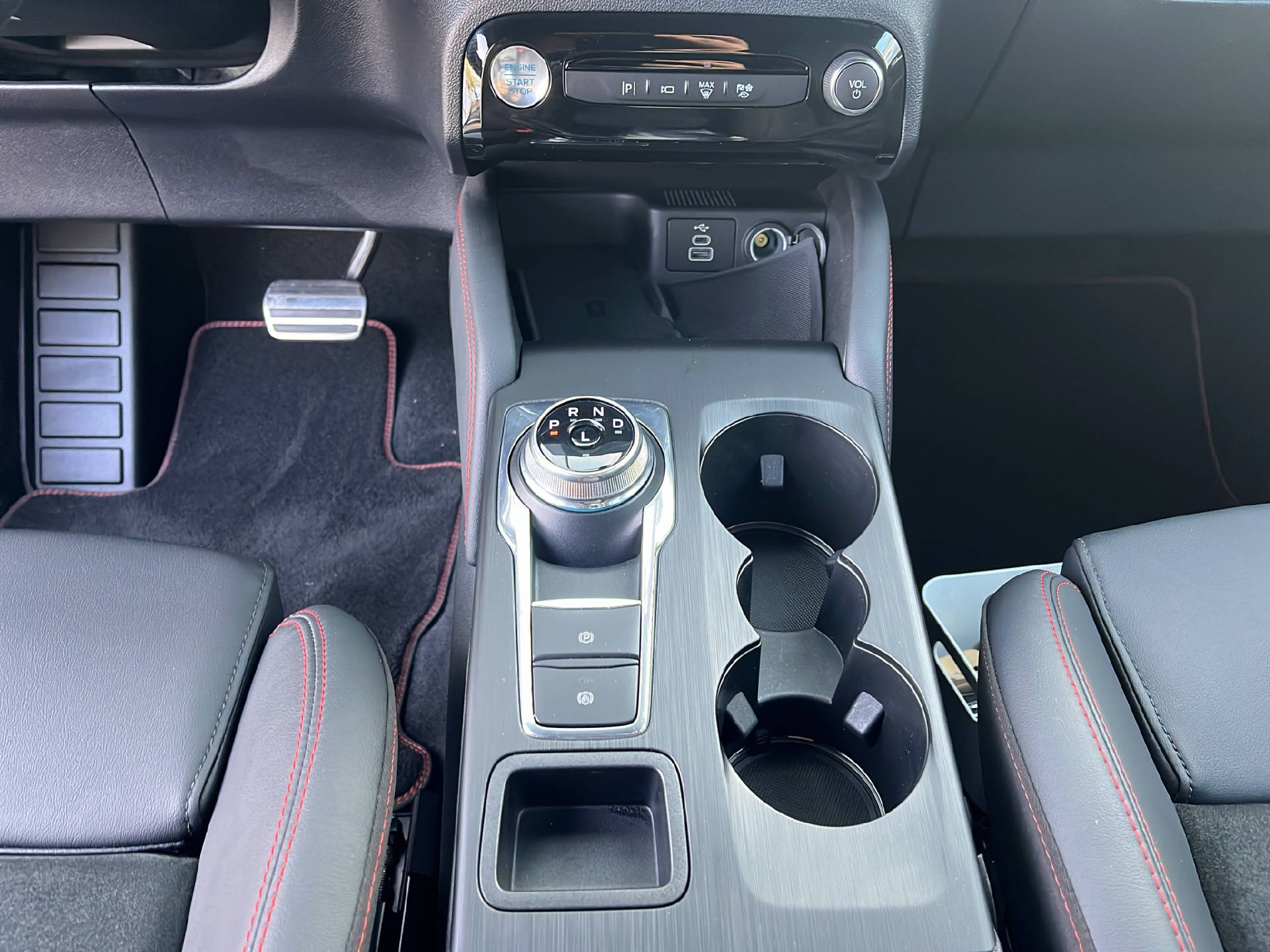 FORD Kuga 2.5 Hybrid ST-Line X-image-16