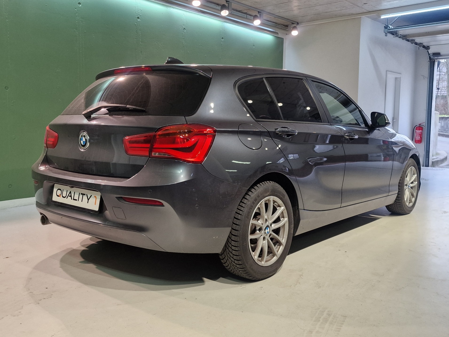 BMW 118i Edition Sport Line Steptronic-image-4