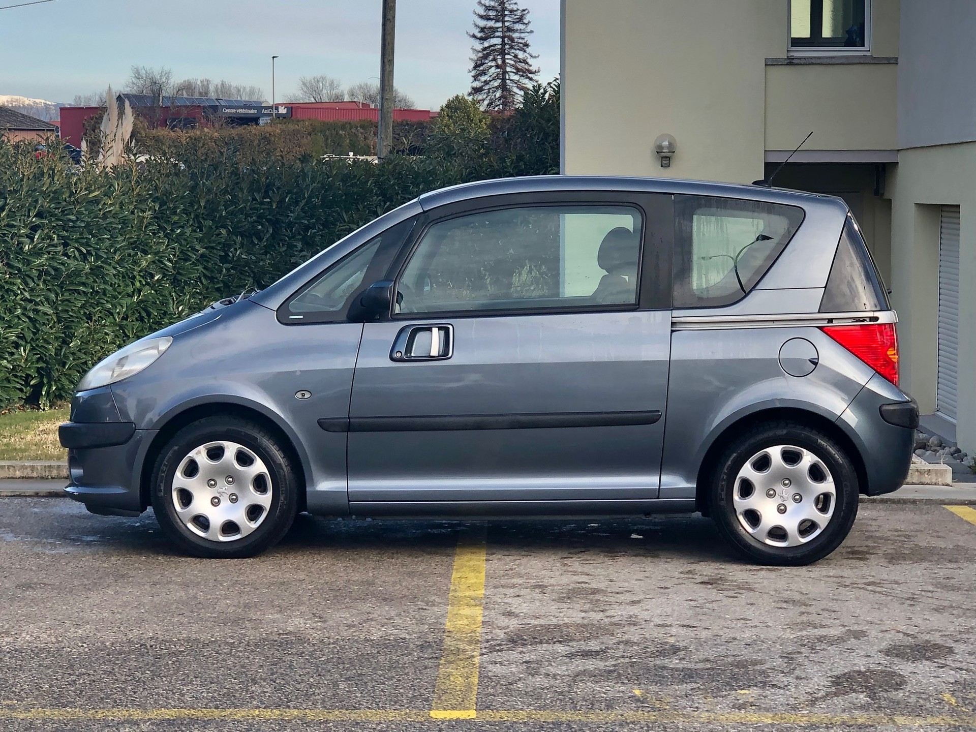 PEUGEOT 1007 1.6 Trendy 2-Tronic-image-7