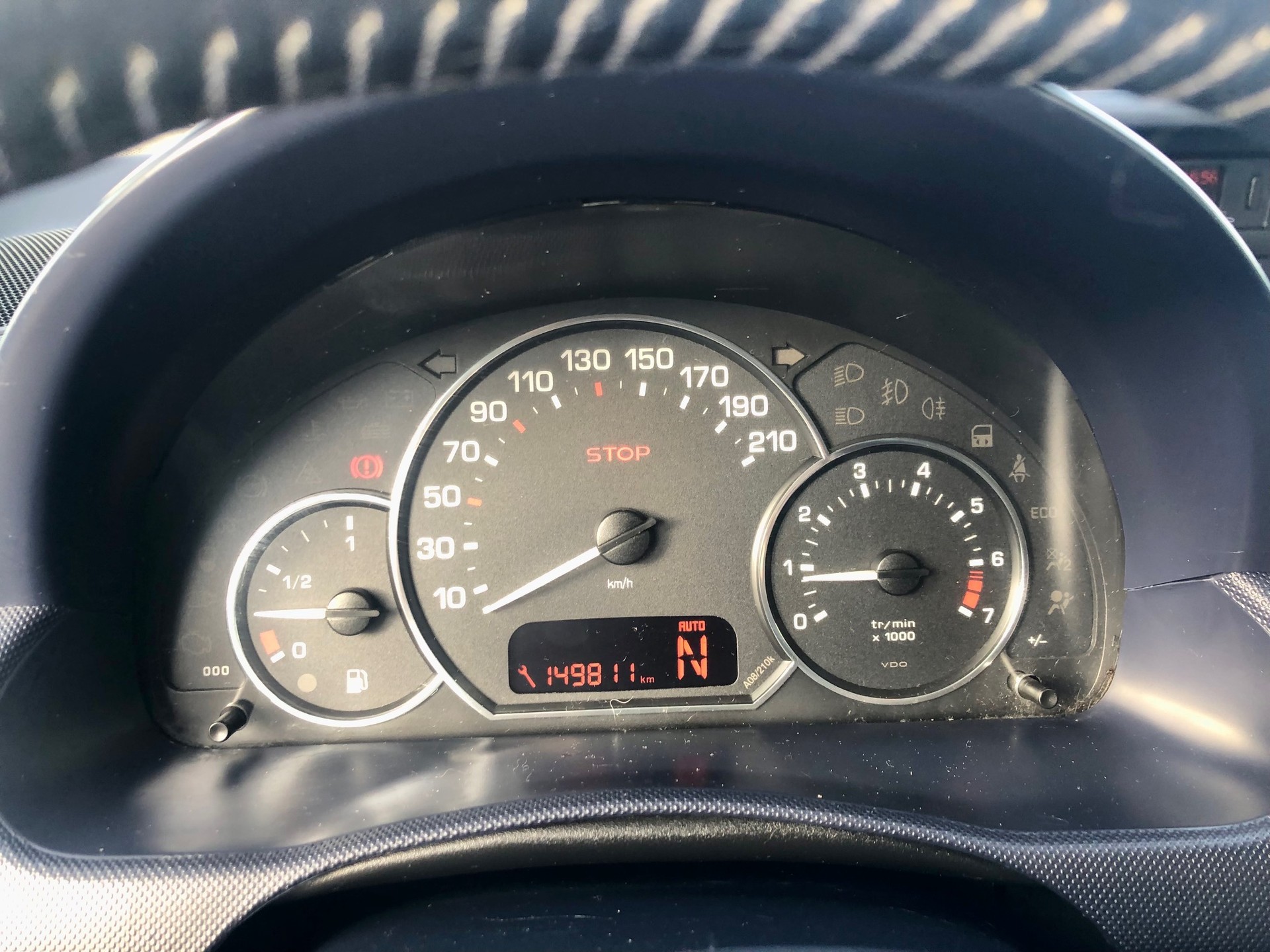 PEUGEOT 1007 1.6 Trendy 2-Tronic-image-9