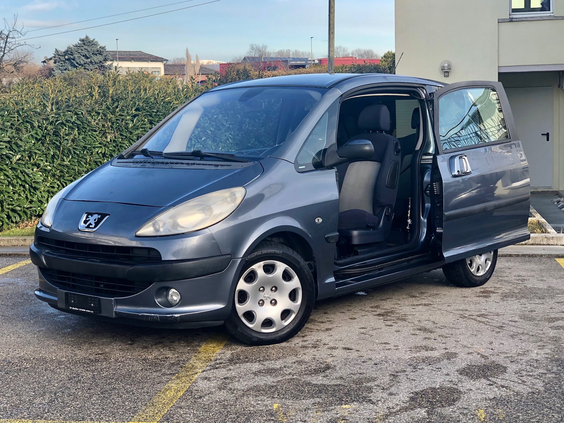 PEUGEOT 1007 1.6 Trendy 2-Tronic-showroom-element-1